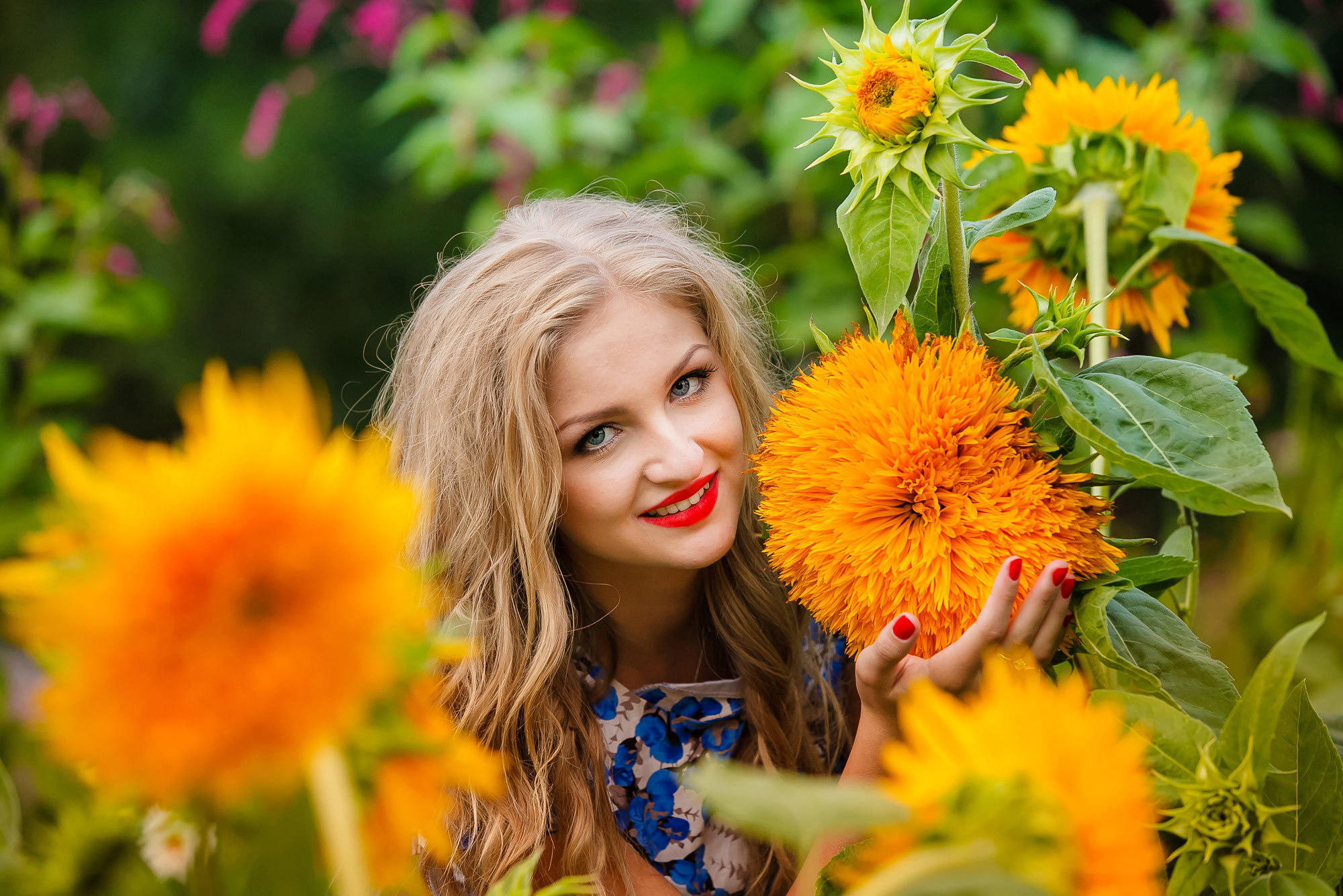 Профессиональный свадебный фотограф, видевший разные свадебные платья,. Свадебный и семейный фотограф Алматы Владимир Акуленко