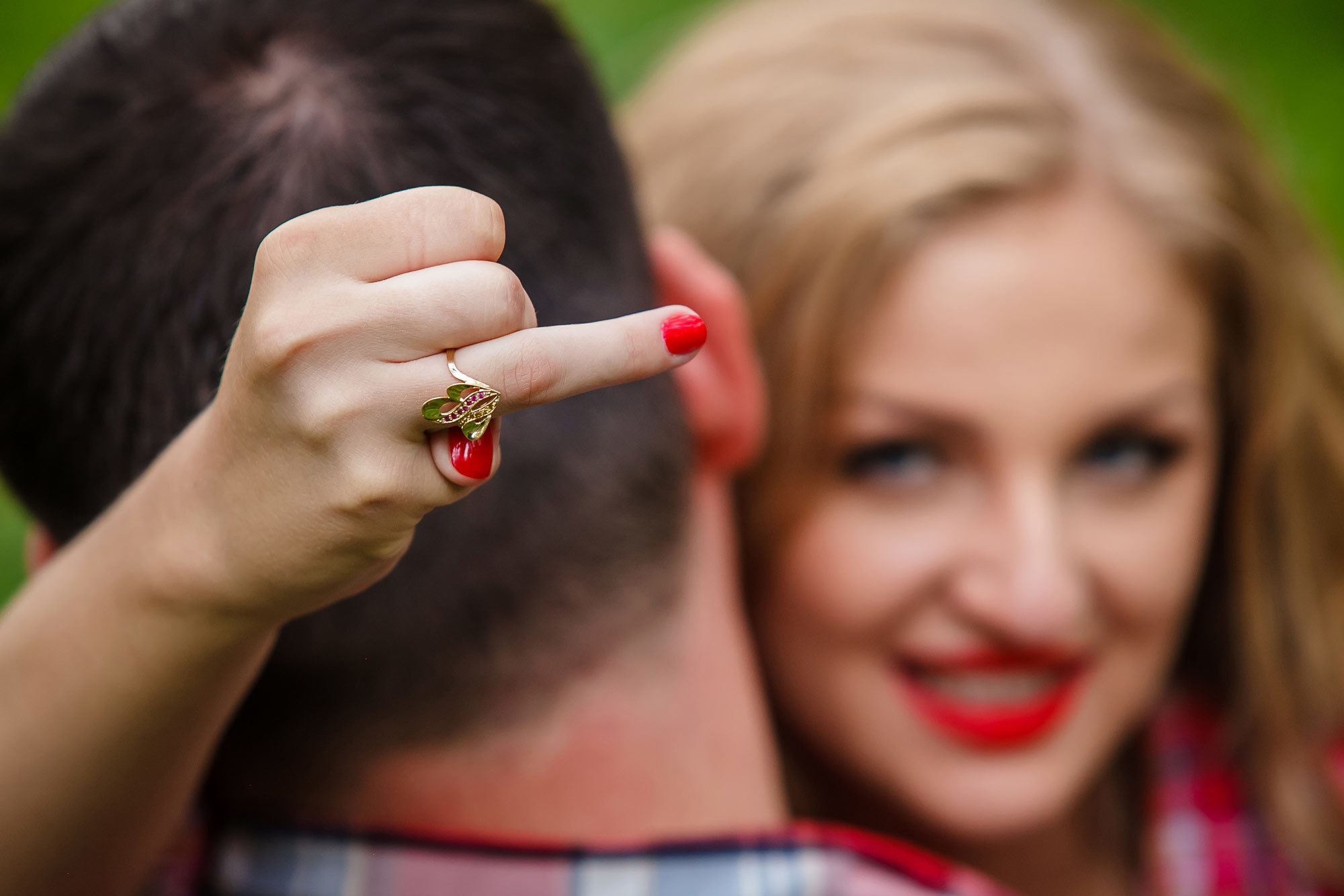 Профессиональный свадебный фотограф, видевший разные свадебные платья,. Свадебный и семейный фотограф Алматы Владимир Акуленко