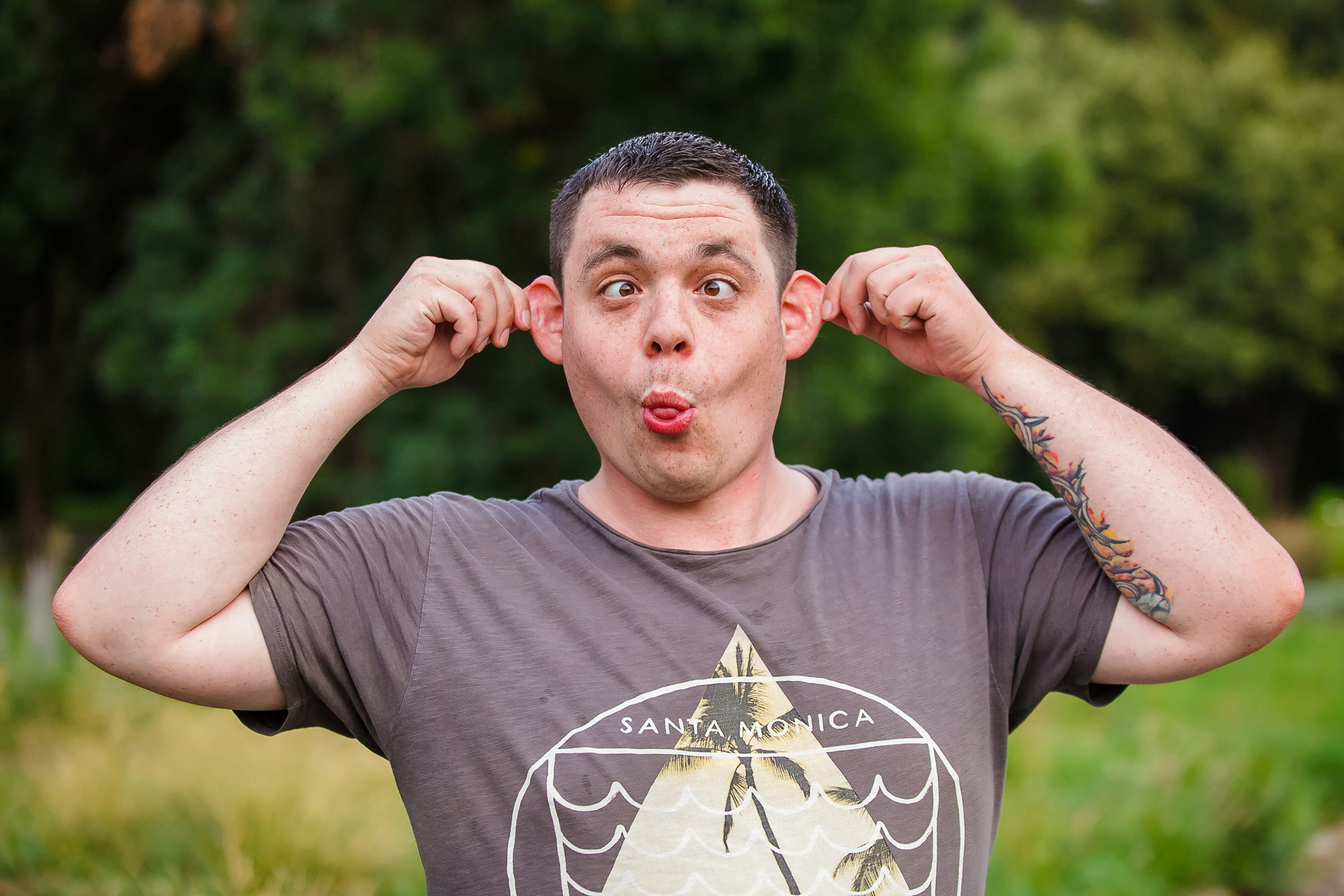 Профессиональный свадебный фотограф, видевший разные свадебные платья,. Свадебный и семейный фотограф Алматы Владимир Акуленко