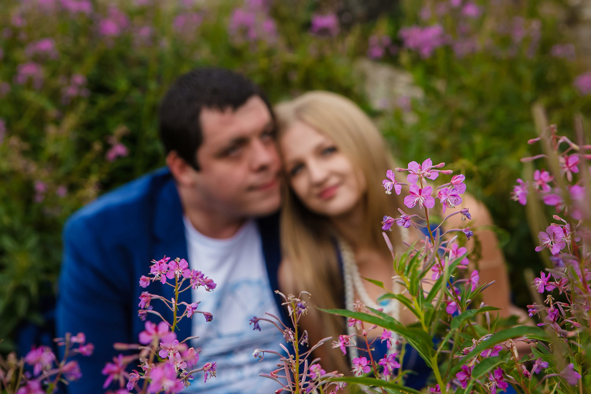Профессиональный свадебный фотограф, видевший разные свадебные платья,. Свадебный и семейный фотограф Алматы Владимир Акуленко