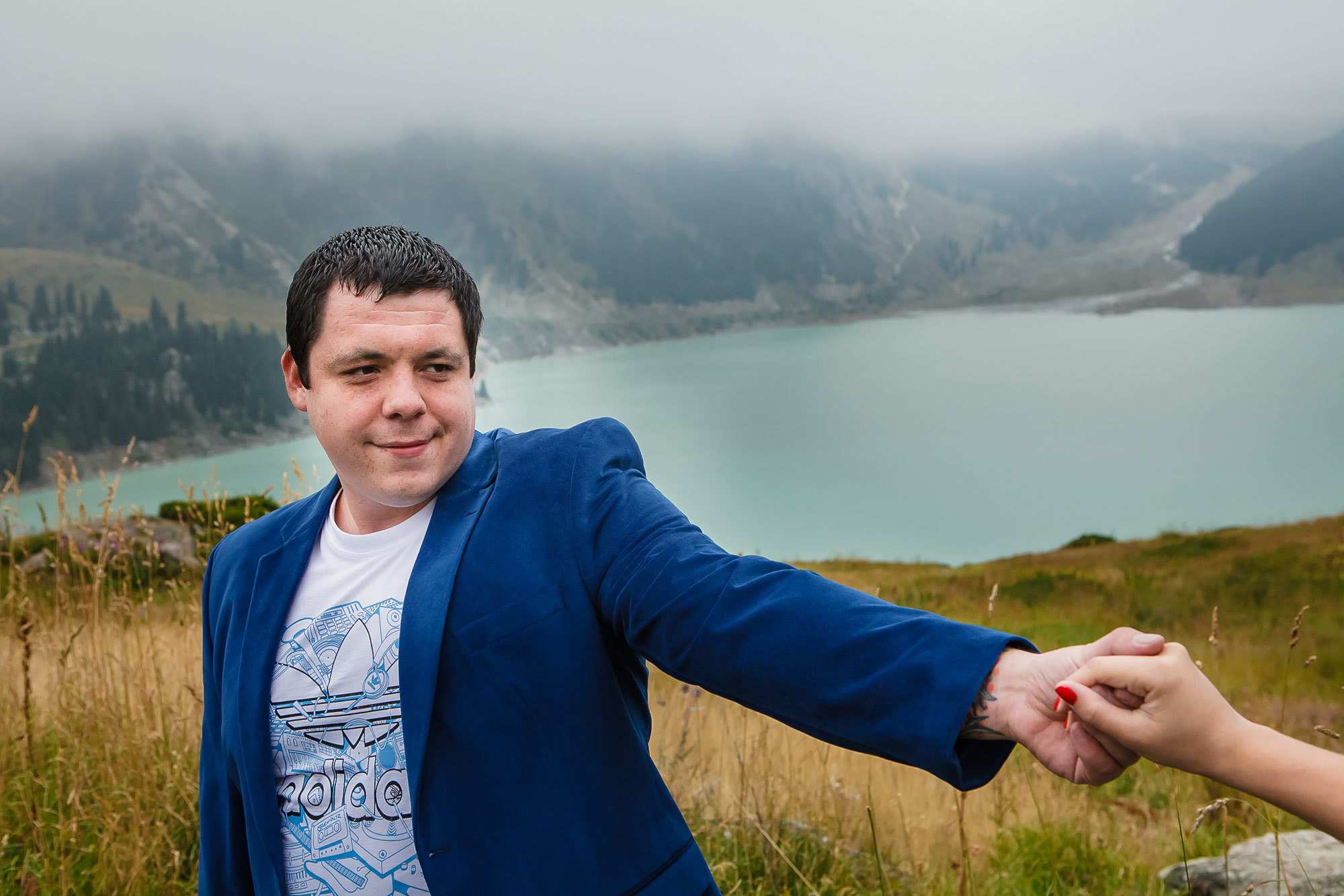 Профессиональный свадебный фотограф, видевший разные свадебные платья,. Свадебный и семейный фотограф Алматы Владимир Акуленко