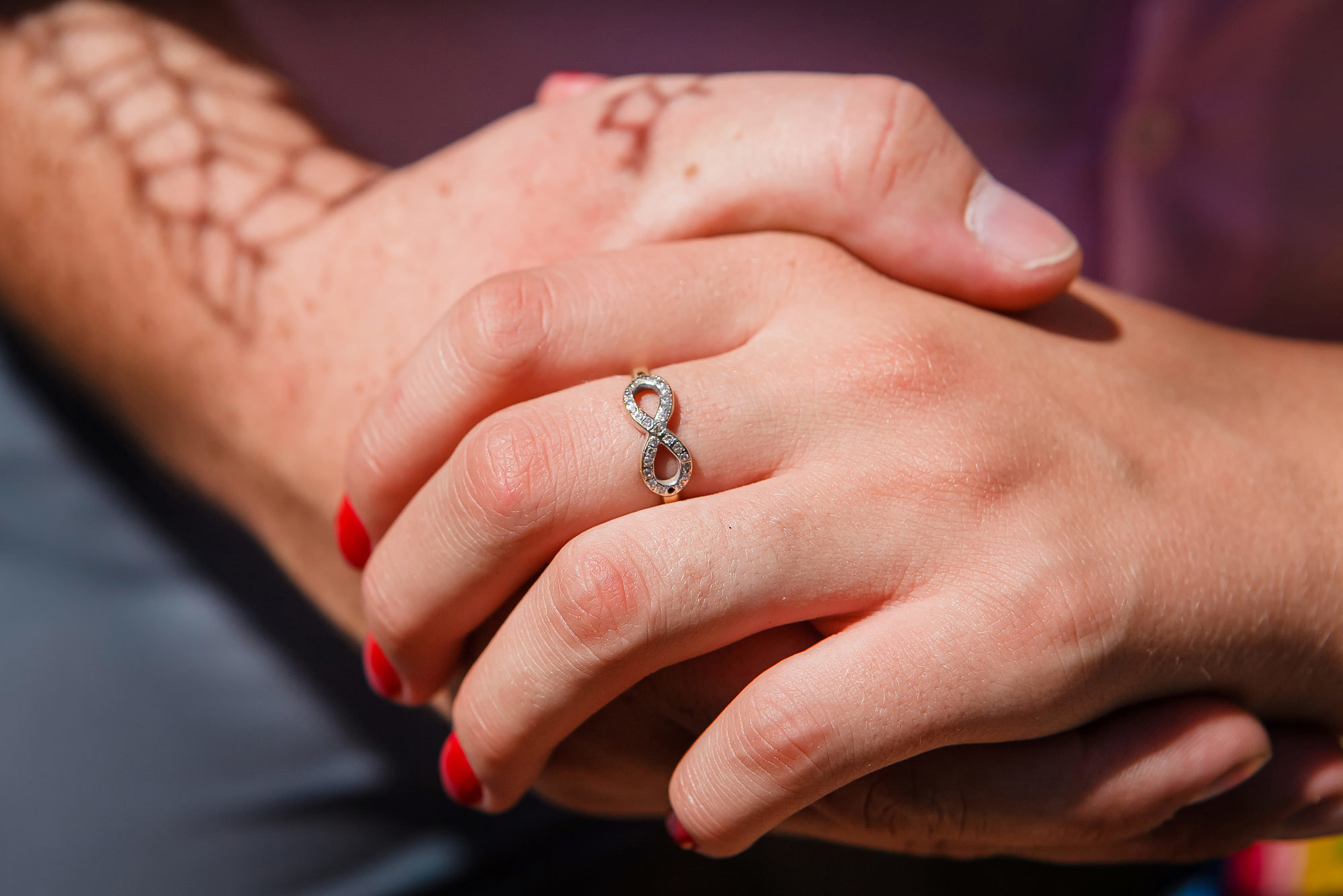 Профессиональный свадебный фотограф, видевший разные свадебные платья,. Свадебный и семейный фотограф Алматы Владимир Акуленко