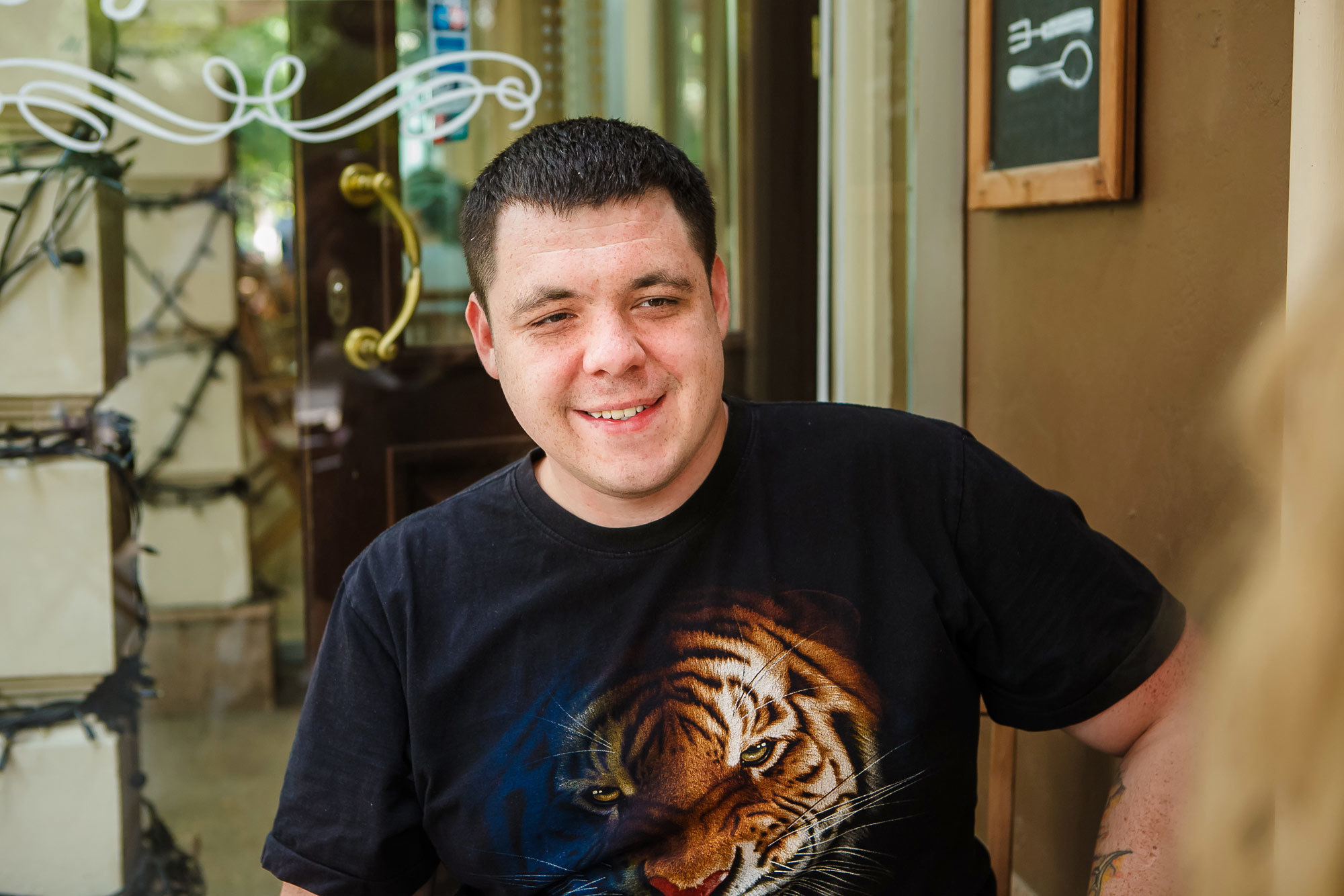 Профессиональный свадебный фотограф, видевший разные свадебные платья,. Свадебный и семейный фотограф Алматы Владимир Акуленко