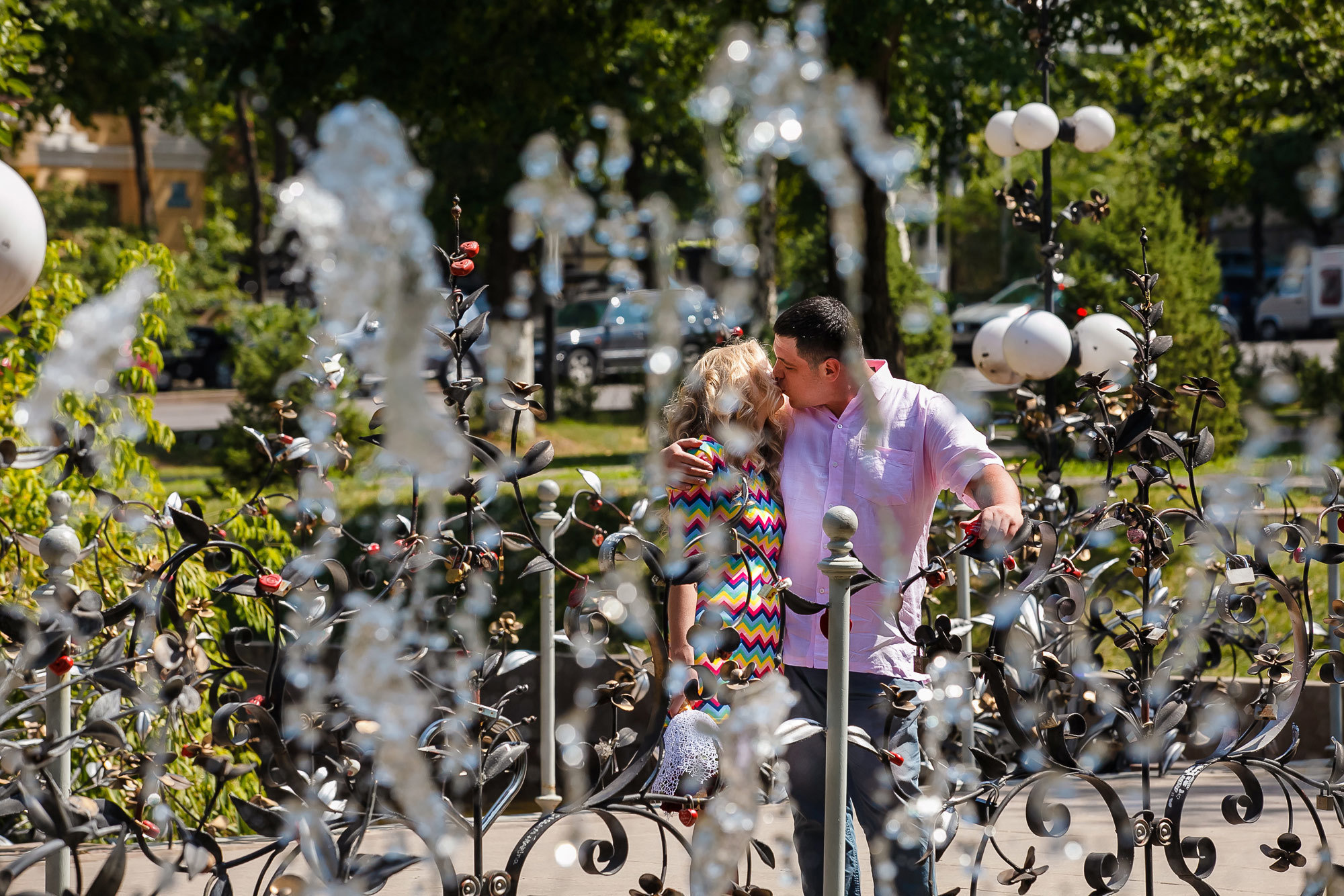 Профессиональный свадебный фотограф, видевший разные свадебные платья,. Свадебный и семейный фотограф Алматы Владимир Акуленко