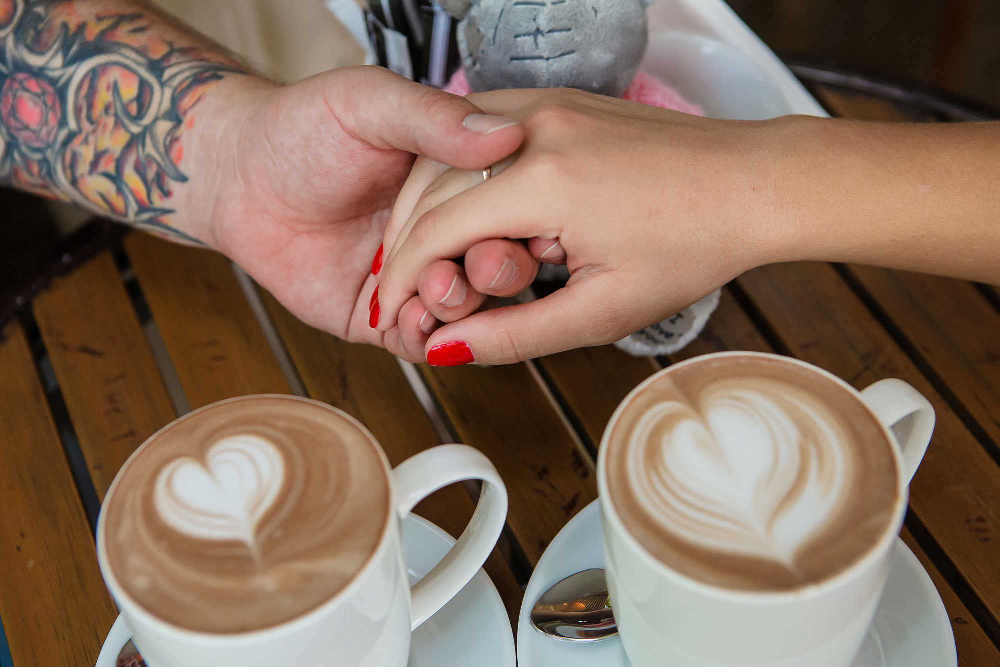 Профессиональный свадебный фотограф, видевший разные свадебные платья,. Свадебный и семейный фотограф Алматы Владимир Акуленко