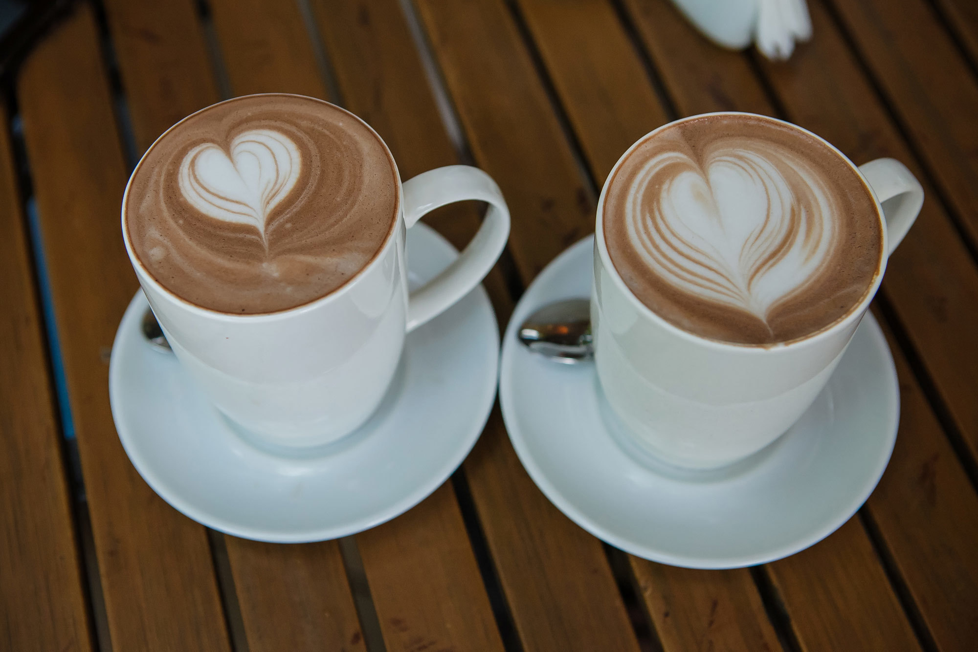 Профессиональный свадебный фотограф, видевший разные свадебные платья,. Свадебный и семейный фотограф Алматы Владимир Акуленко