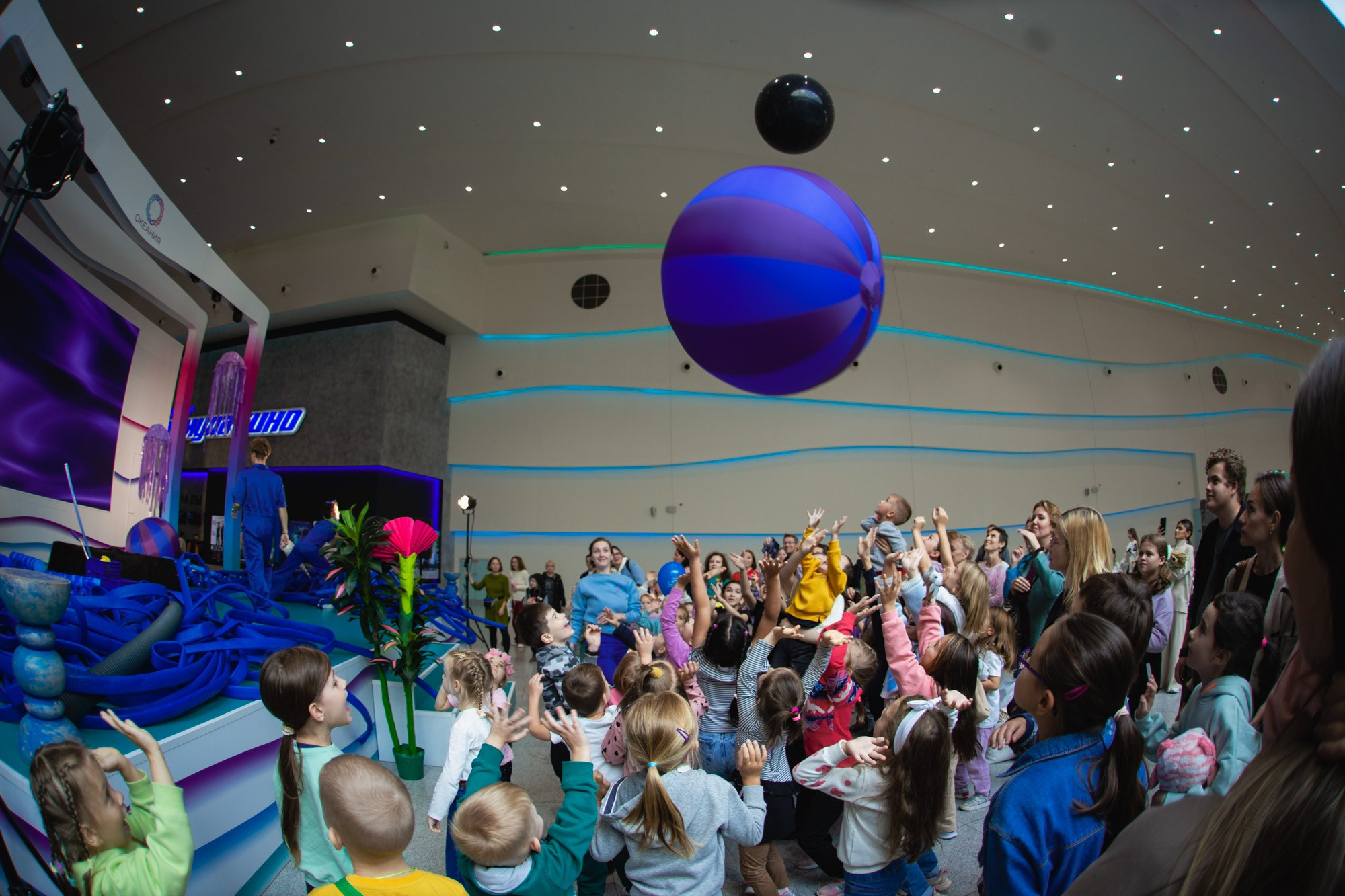 Сказка в ТЦ Океания. Репортажный и концертный фотограф в Москве Анастасия Осень