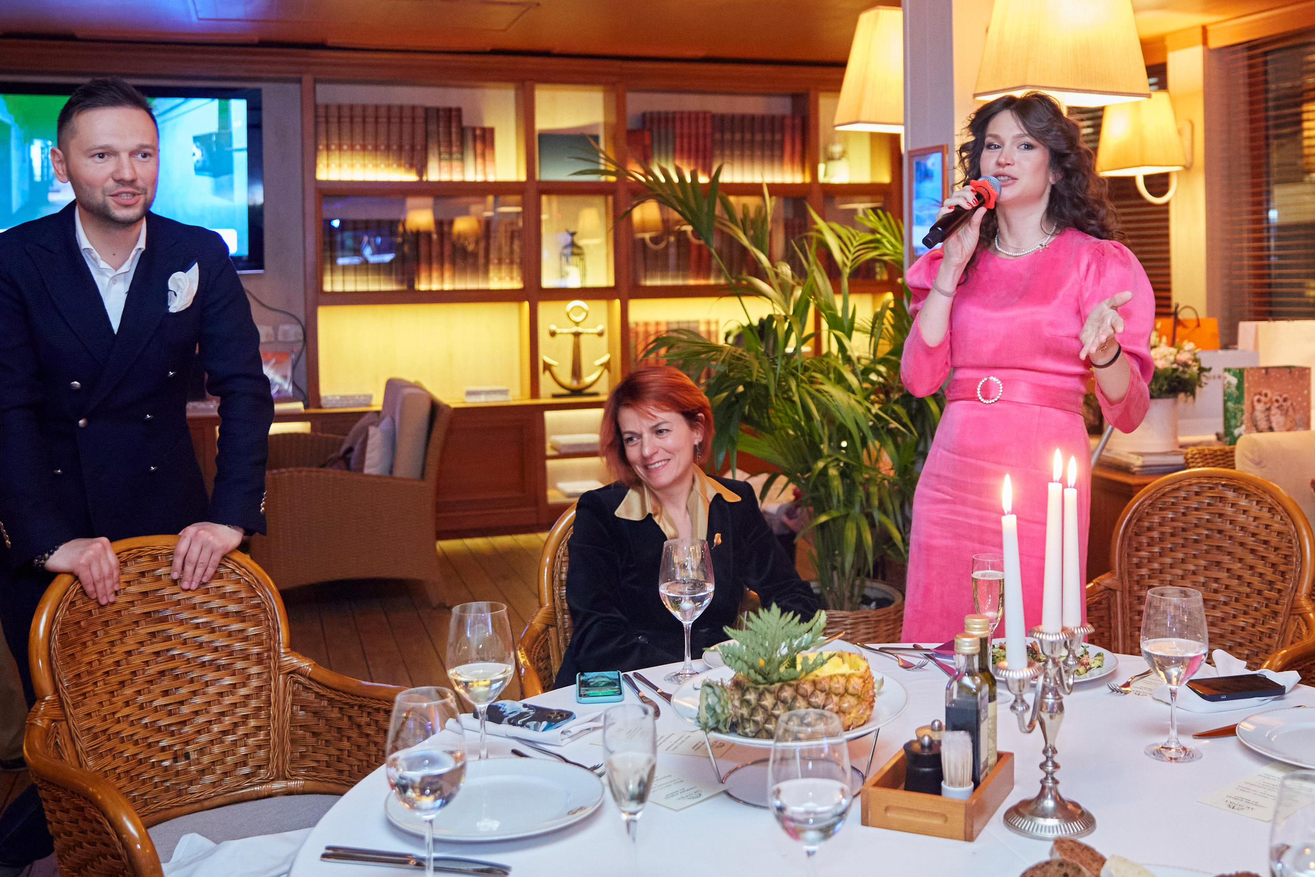 День Рождения Анастасии в ресторане Ласточка. Фотограф ваших самых ярких событий в Москве и СПБ. Збронская Юлия