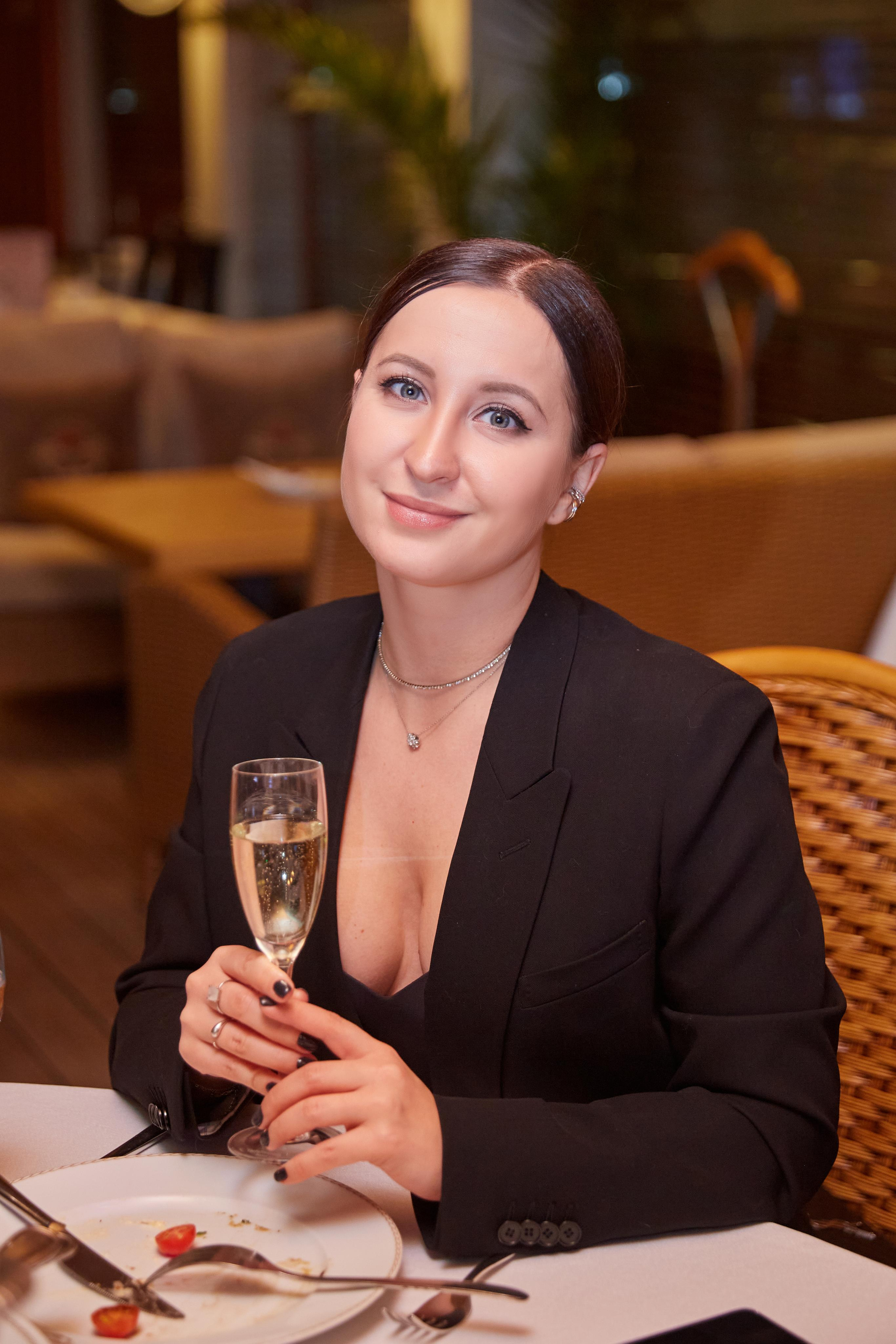 День Рождения Анастасии в ресторане Ласточка. Фотограф ваших самых ярких событий в Москве и СПБ. Збронская Юлия