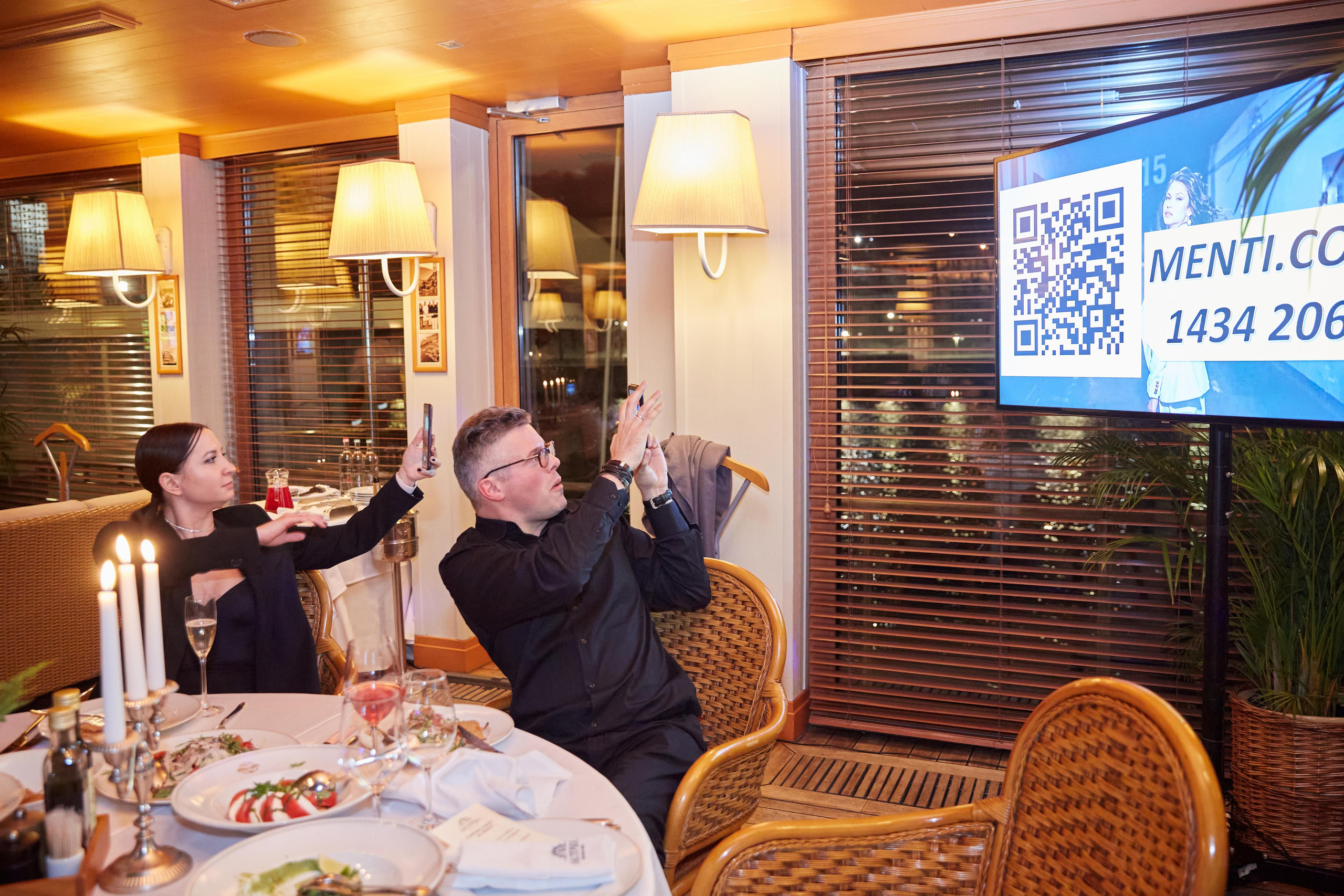 День Рождения Анастасии в ресторане Ласточка. Фотограф ваших самых ярких событий в Москве и СПБ. Збронская Юлия