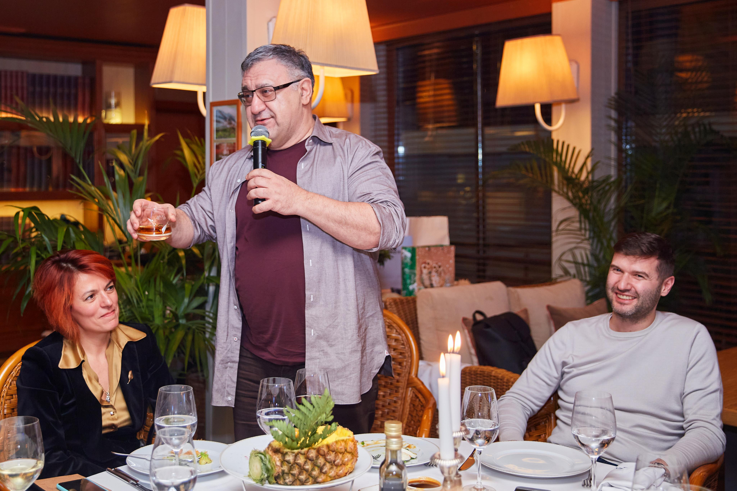 День Рождения Анастасии в ресторане Ласточка. Фотограф ваших самых ярких событий в Москве и СПБ. Збронская Юлия