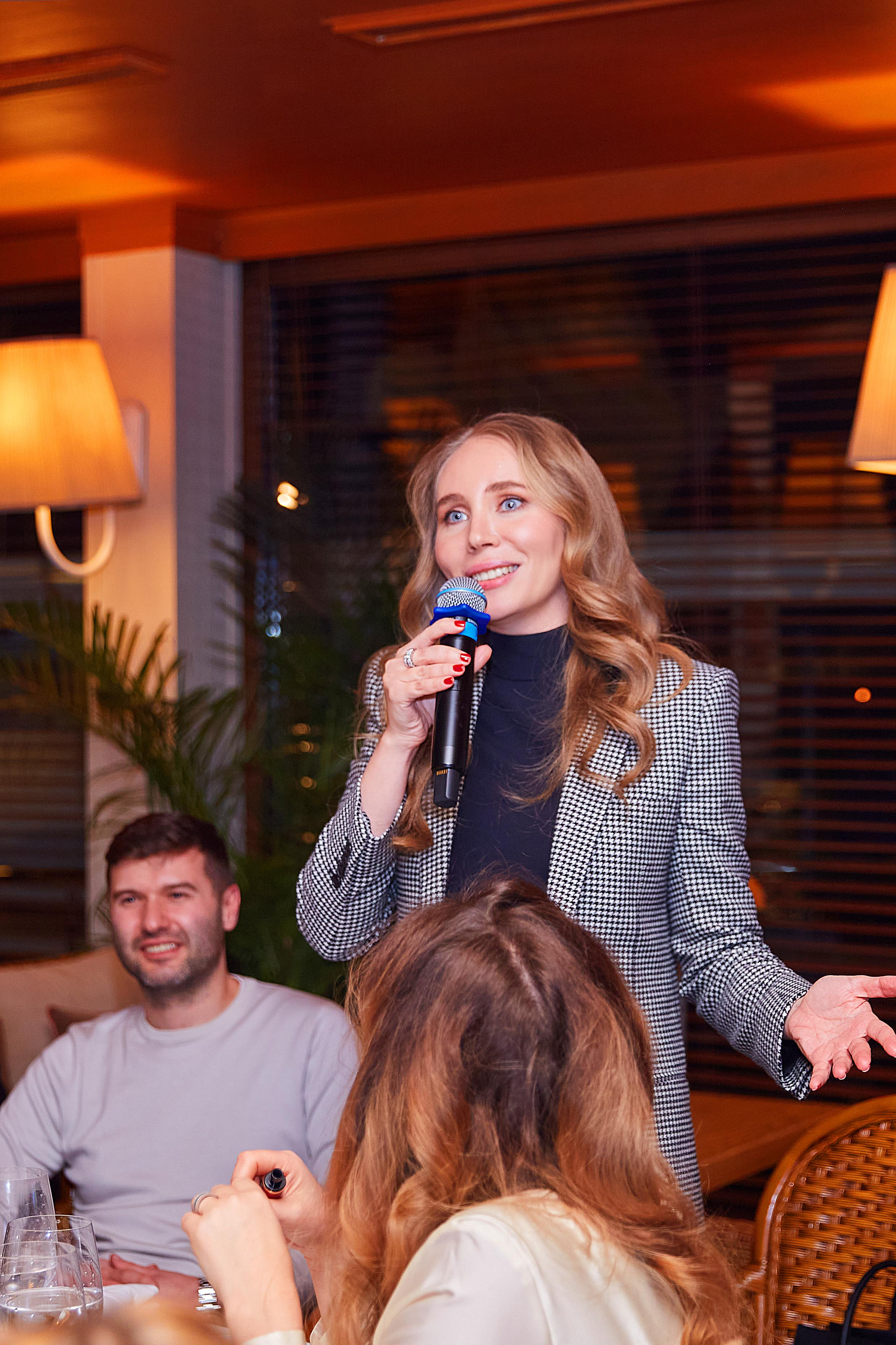 День Рождения Анастасии в ресторане Ласточка. Фотограф ваших самых ярких событий в Москве и СПБ. Збронская Юлия