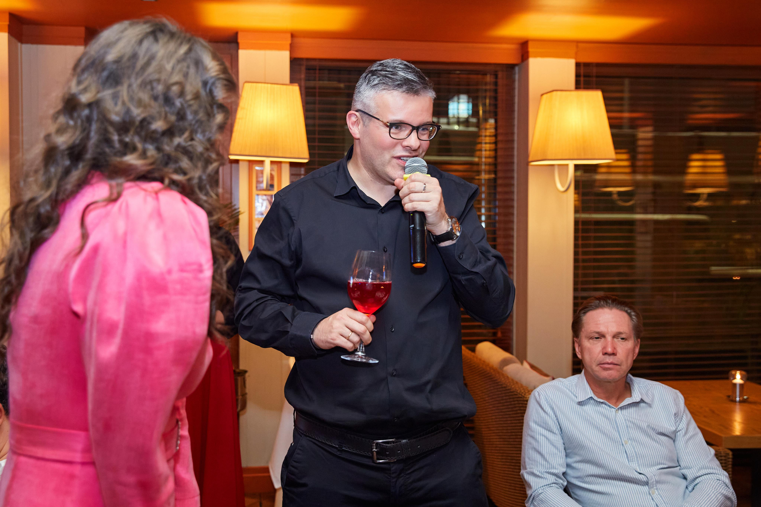 День Рождения Анастасии в ресторане Ласточка. Фотограф ваших самых ярких событий в Москве и СПБ. Збронская Юлия