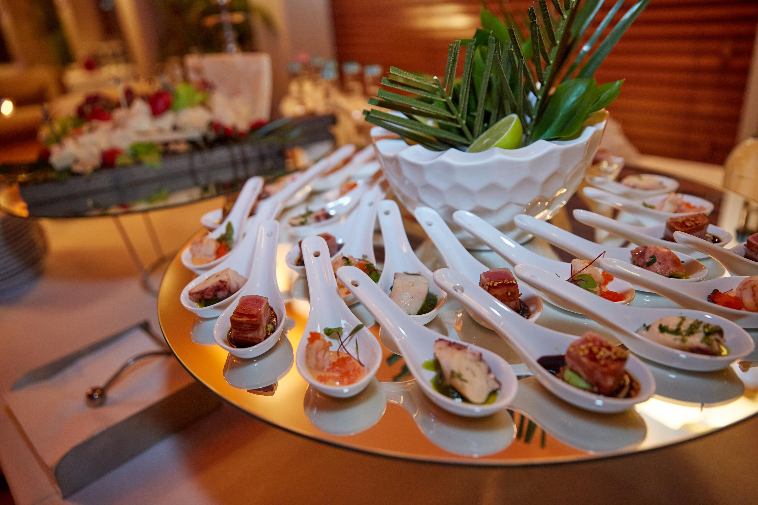 День Рождения Анастасии в ресторане Ласточка. Фотограф ваших самых ярких событий в Москве и СПБ. Збронская Юлия