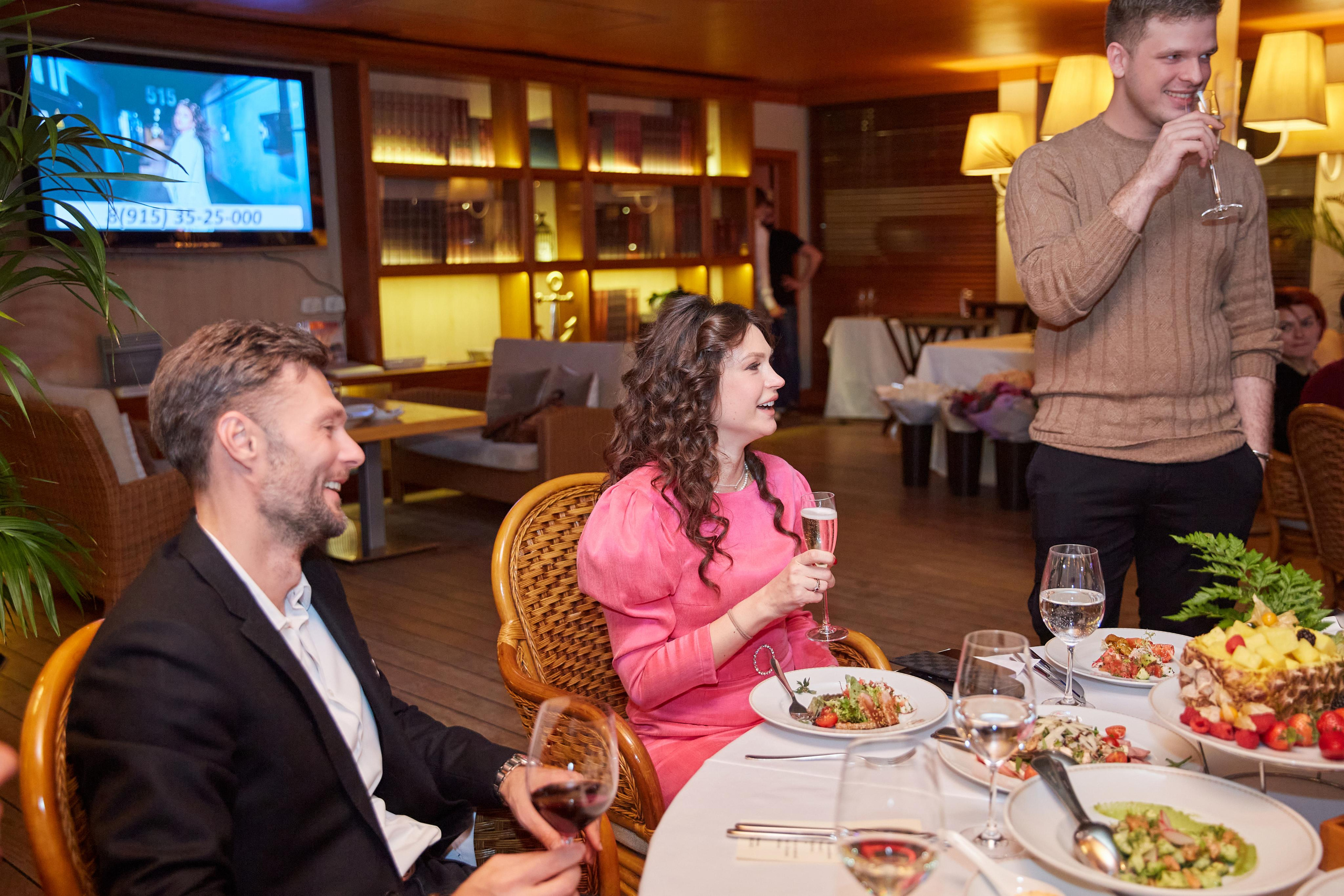 День Рождения Анастасии в ресторане Ласточка. Фотограф ваших самых ярких событий в Москве и СПБ. Збронская Юлия