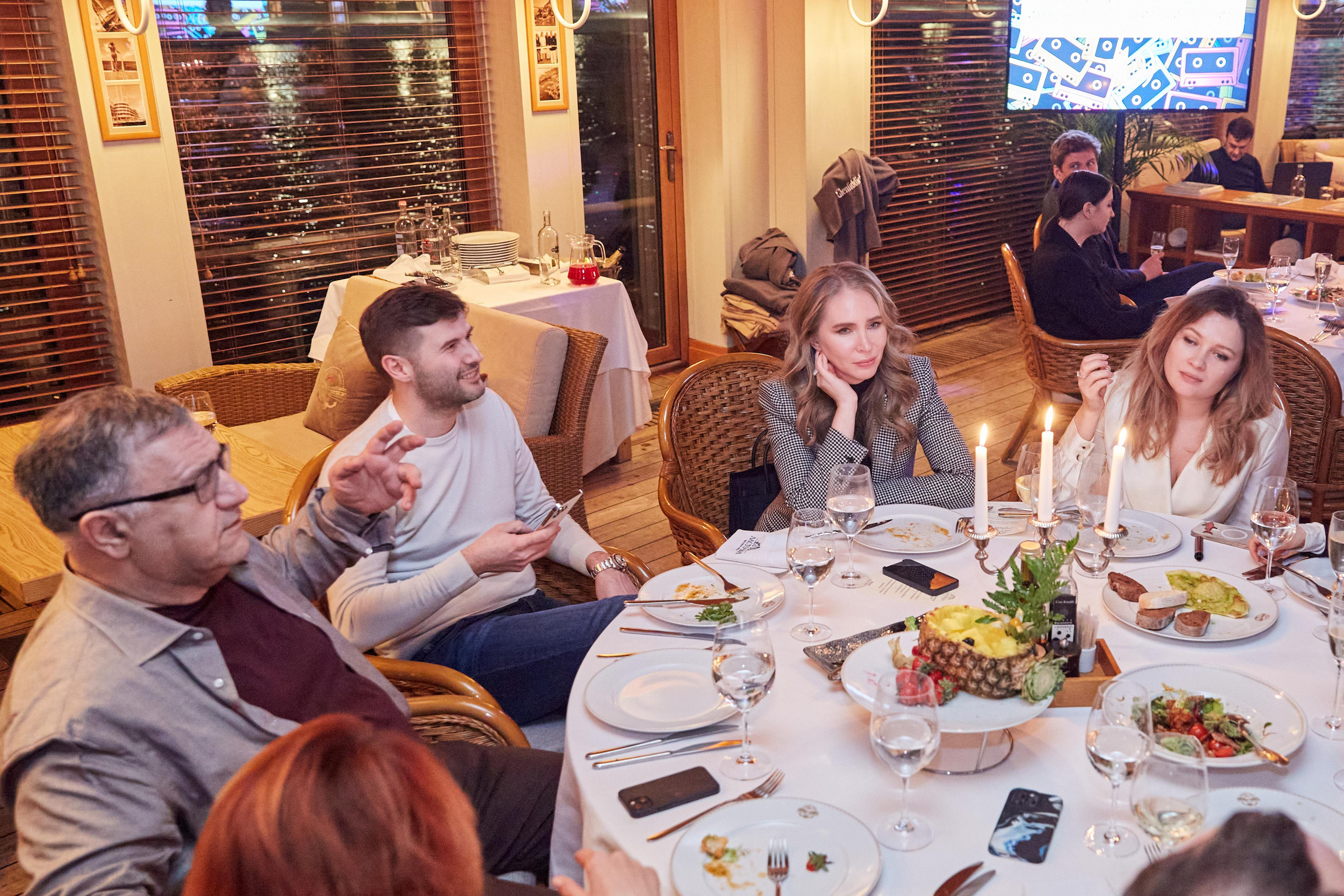 День Рождения Анастасии в ресторане Ласточка. Фотограф ваших самых ярких событий в Москве и СПБ. Збронская Юлия