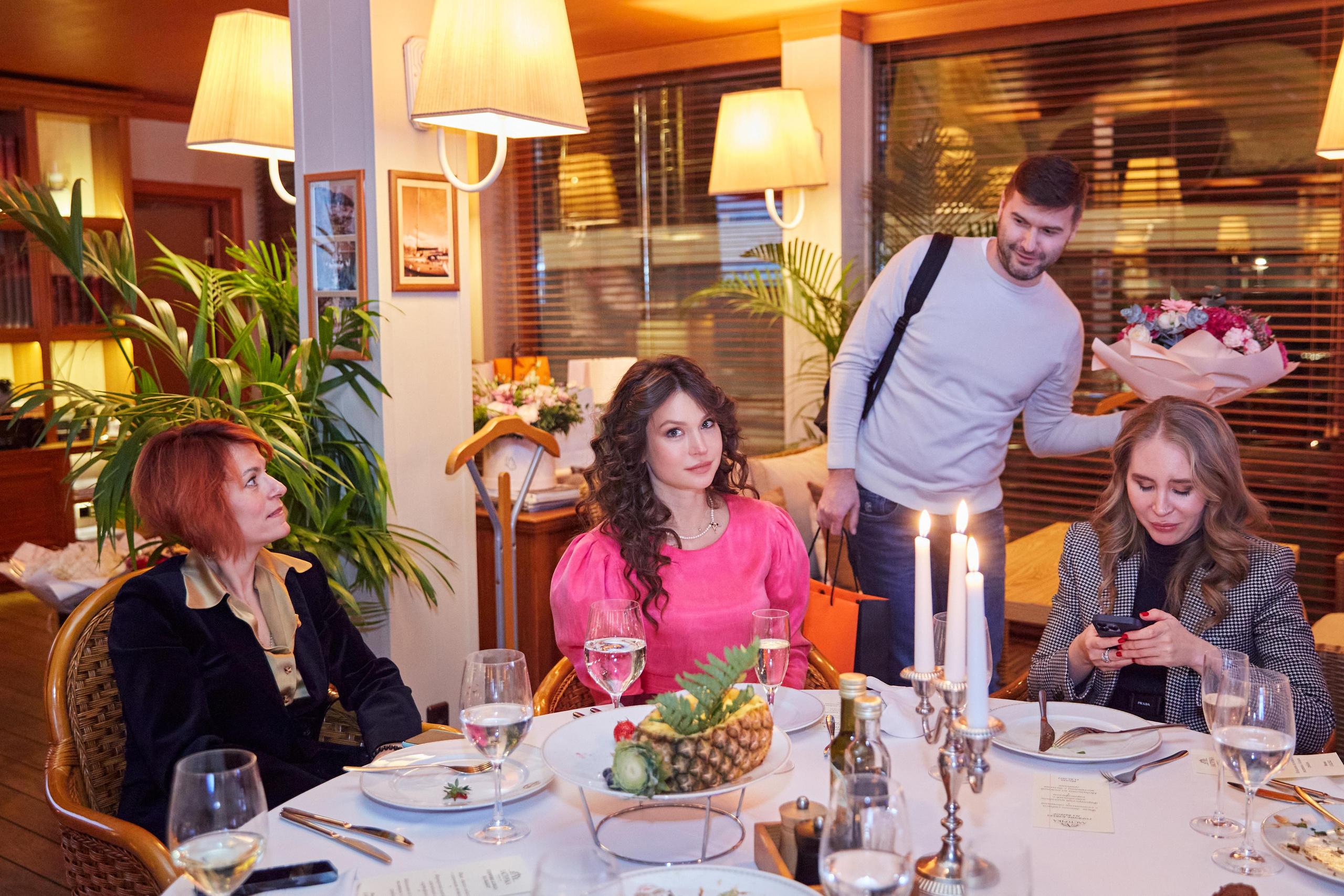 День Рождения Анастасии в ресторане Ласточка. Фотограф ваших самых ярких событий в Москве и СПБ. Збронская Юлия