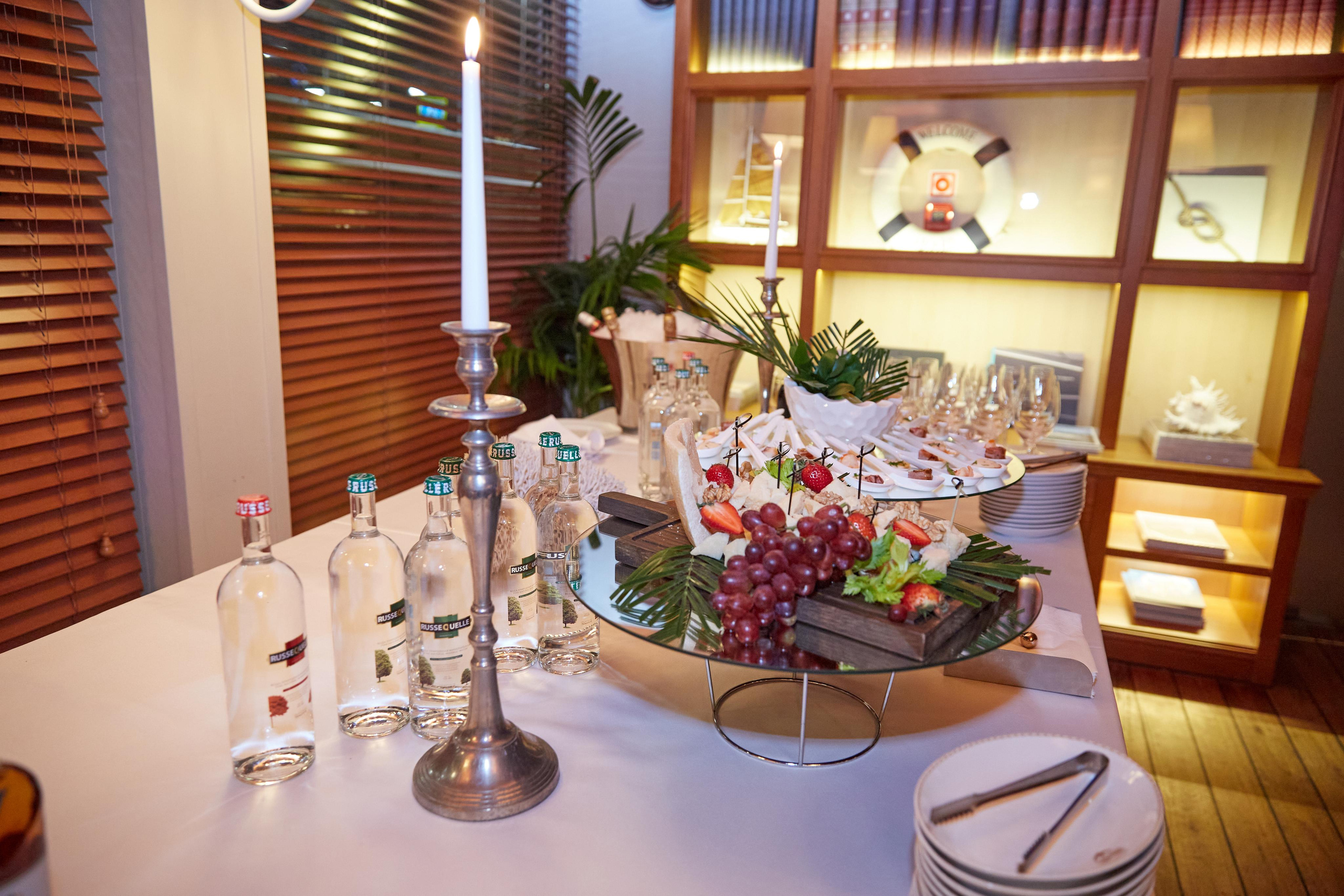 День Рождения Анастасии в ресторане Ласточка. Фотограф ваших самых ярких событий в Москве и СПБ. Збронская Юлия