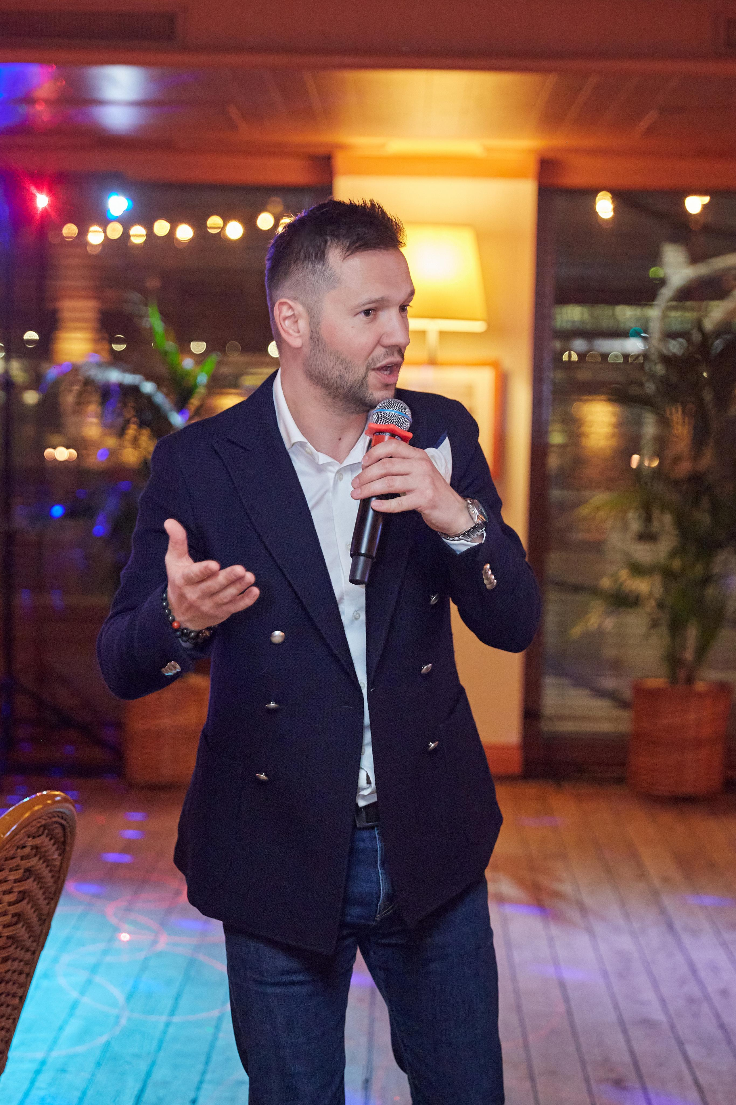 День Рождения Анастасии в ресторане Ласточка. Фотограф ваших самых ярких событий в Москве и СПБ. Збронская Юлия