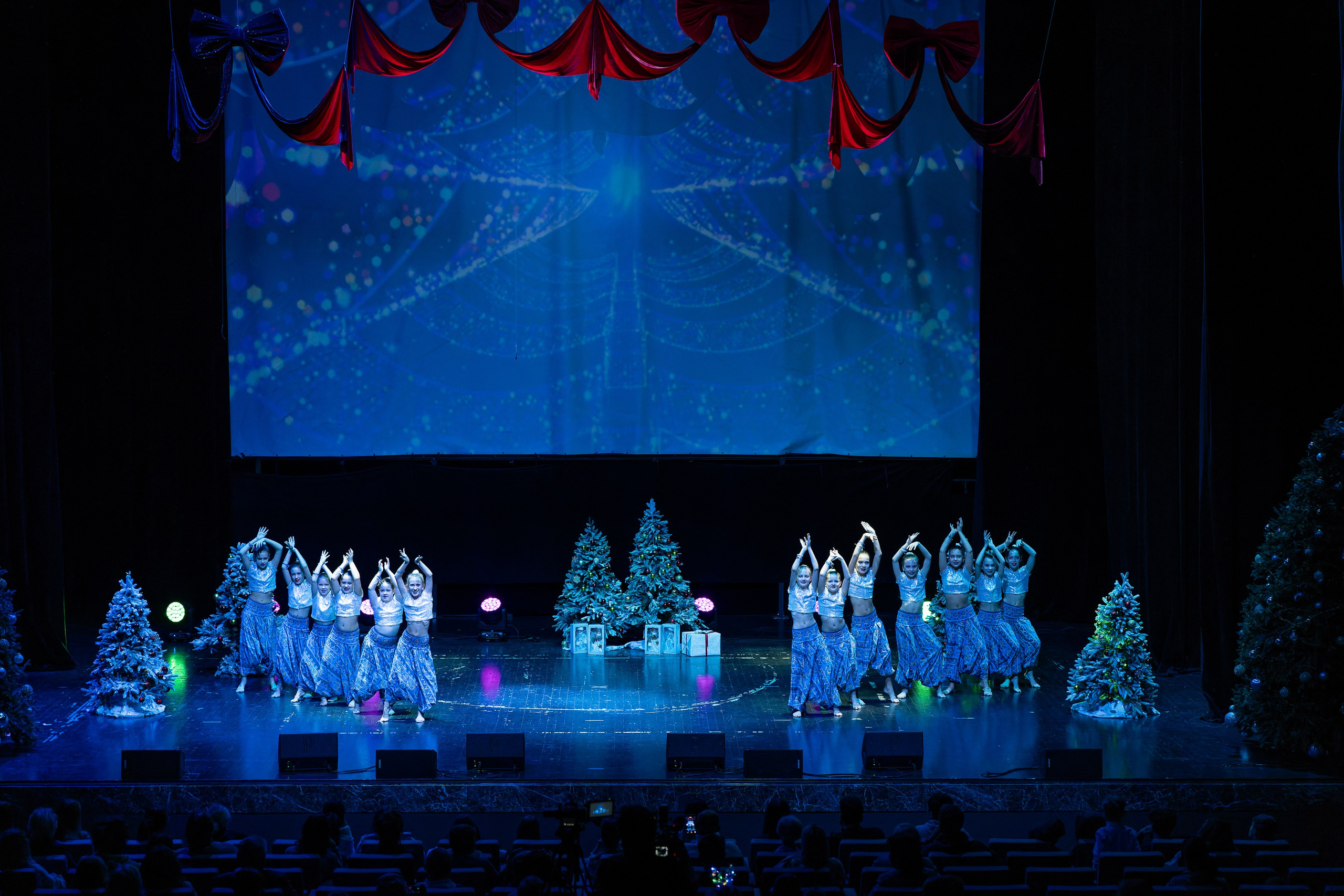 Съёмка новогодних праздников, елки для детей и родителей. «Студия DRONAVT`s» — видеосъёмка и фотография г. Москва