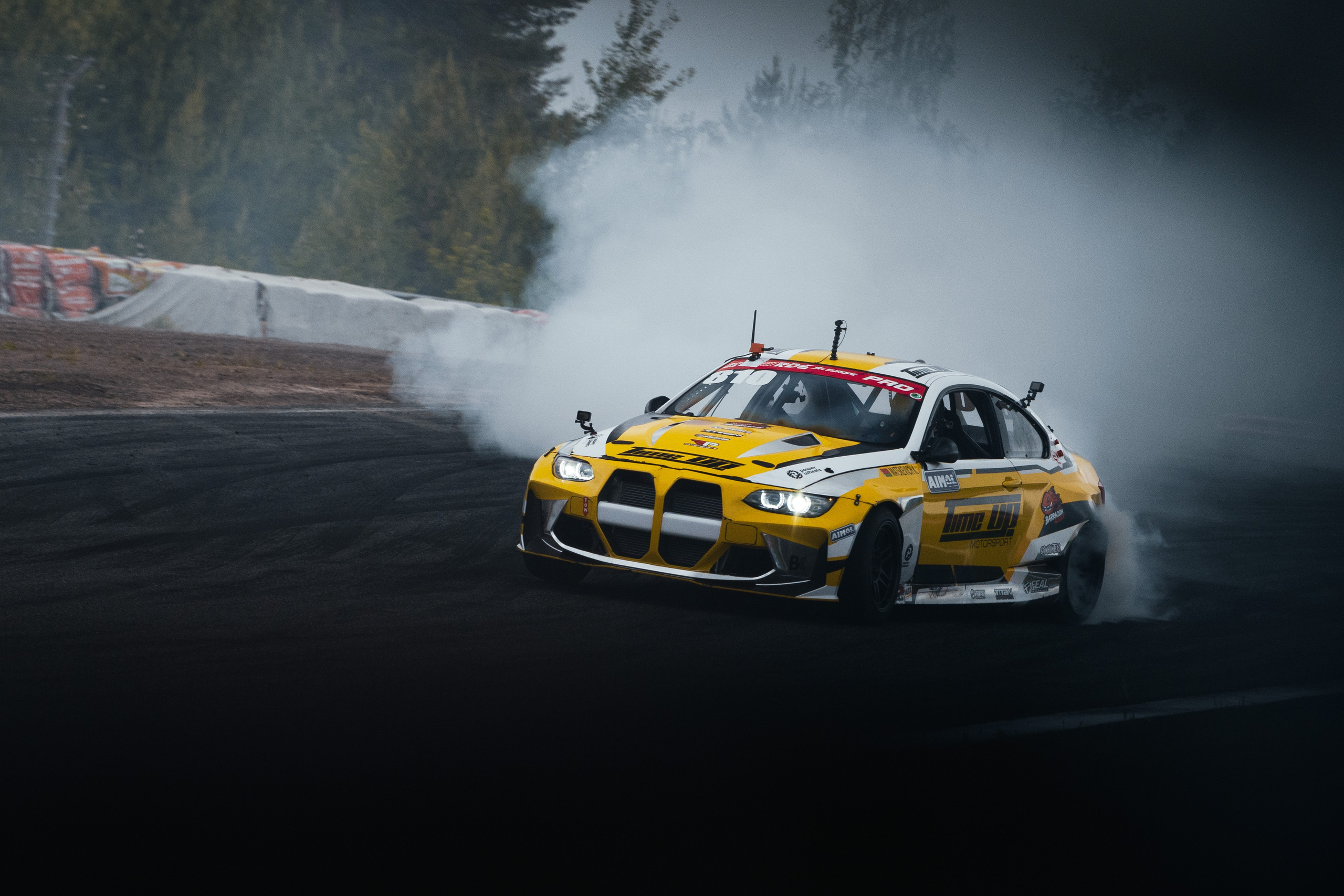 Автомобильный фотограф в Москве Иван Петушков