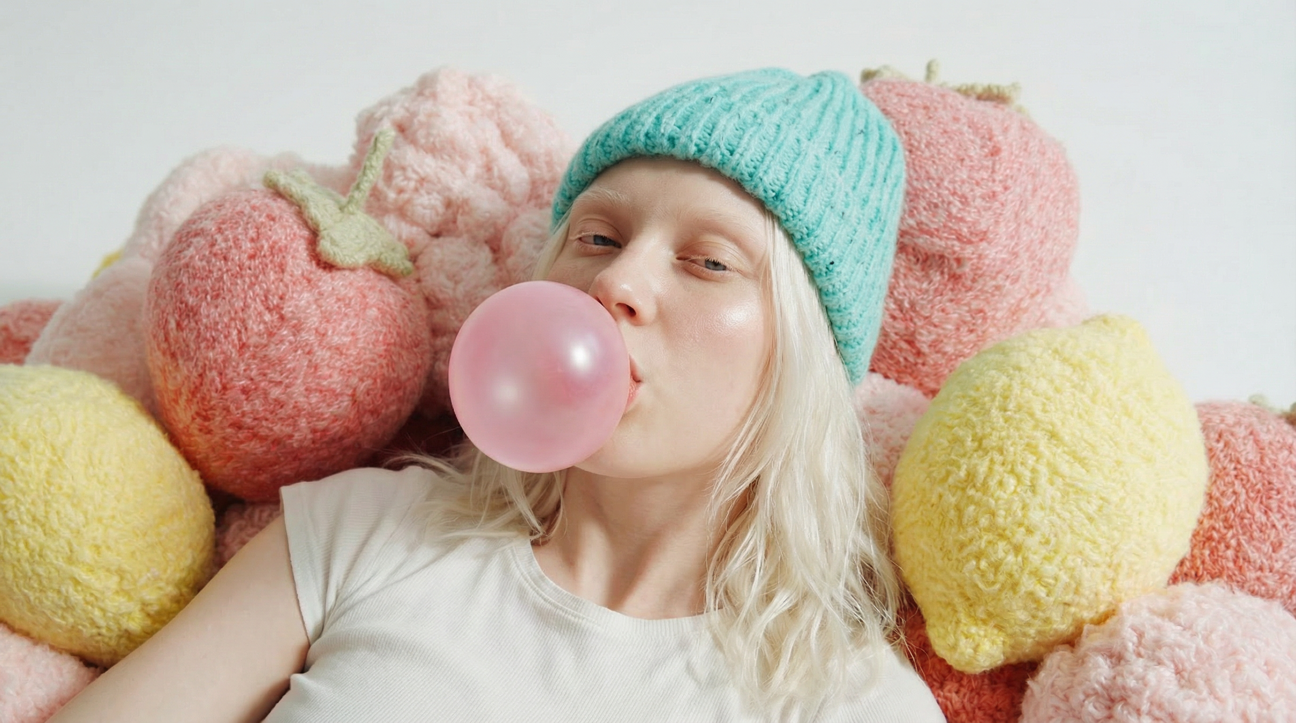 Концепт SELA. Анна Карчмит — AI-художник. Эдиториал, нейрофотосессия и контент для fashion и beauty брендов