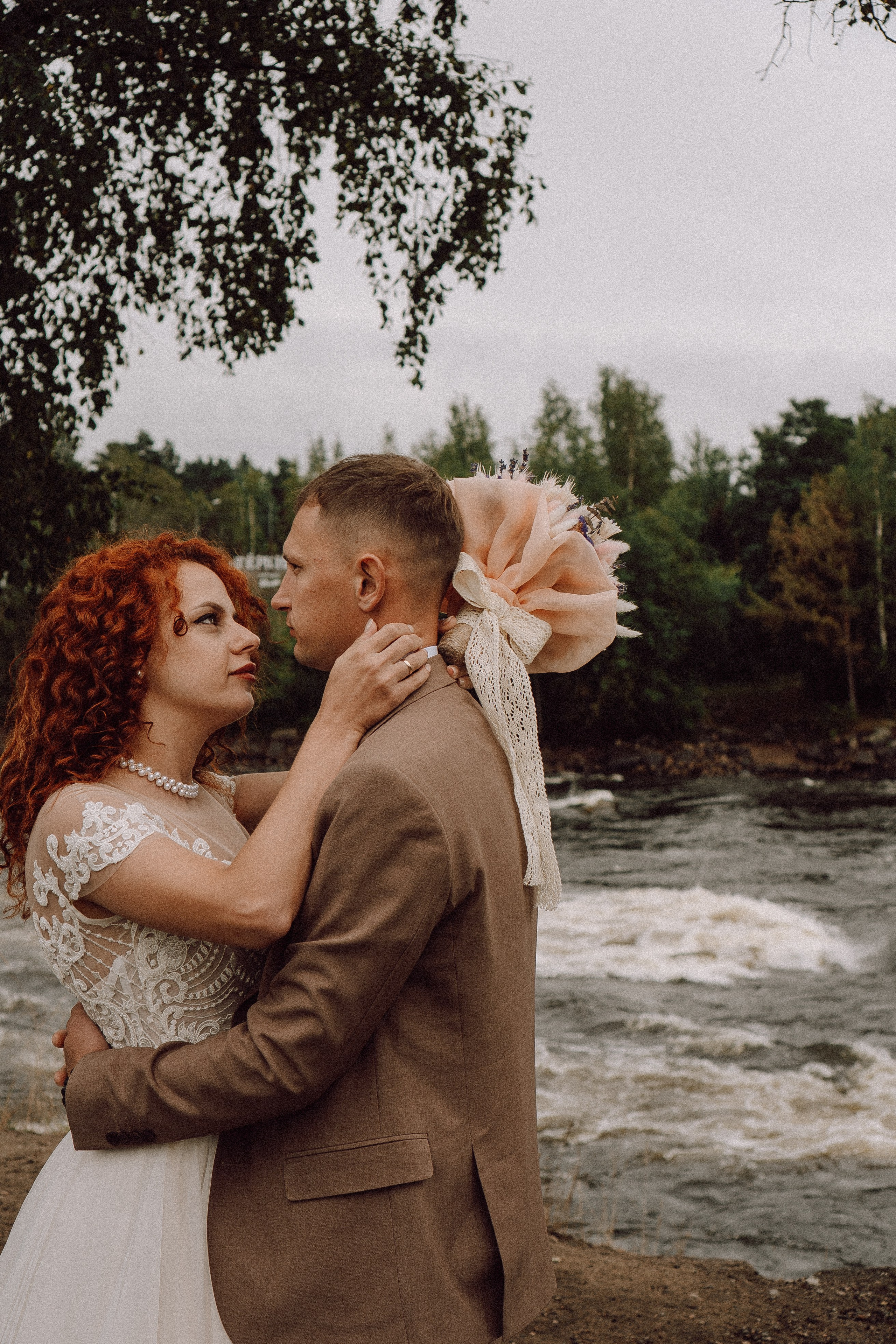 СВАДЕБНАЯ ФОТОСЕССИИЯ ПАРЫ В ГОРОДЕ ПРИОЗЕРСК В СОСНОВОМ ЛЕСУ И С ПИКАПОМ. Профессиональный фотограф, Санкт-Петербург — Виктория Богомолова