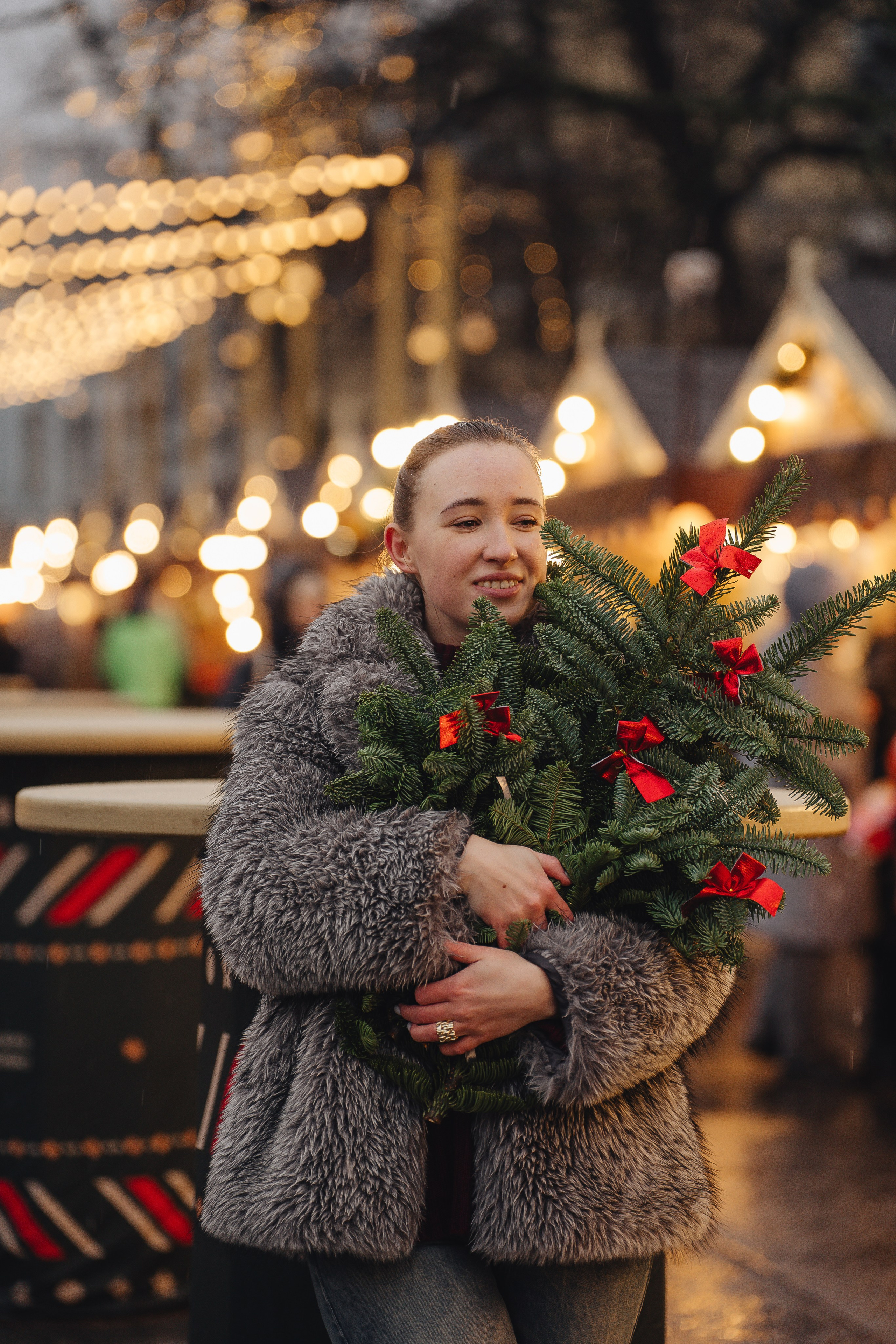ПРОГУЛКА НА МАНЕЖНОЙ ПЛОЩАДИ ДЛЯ ДЕВУШКИ ПЕРЕД НОВЫМ ГОДОМ (НОВОГОДНЯЯ ФОТОСЕССИИЯ НА МАНЕЖНОЙ ПЛОЩАДИ). Профессиональный фотограф, Санкт-Петербург — Виктория Богомолова