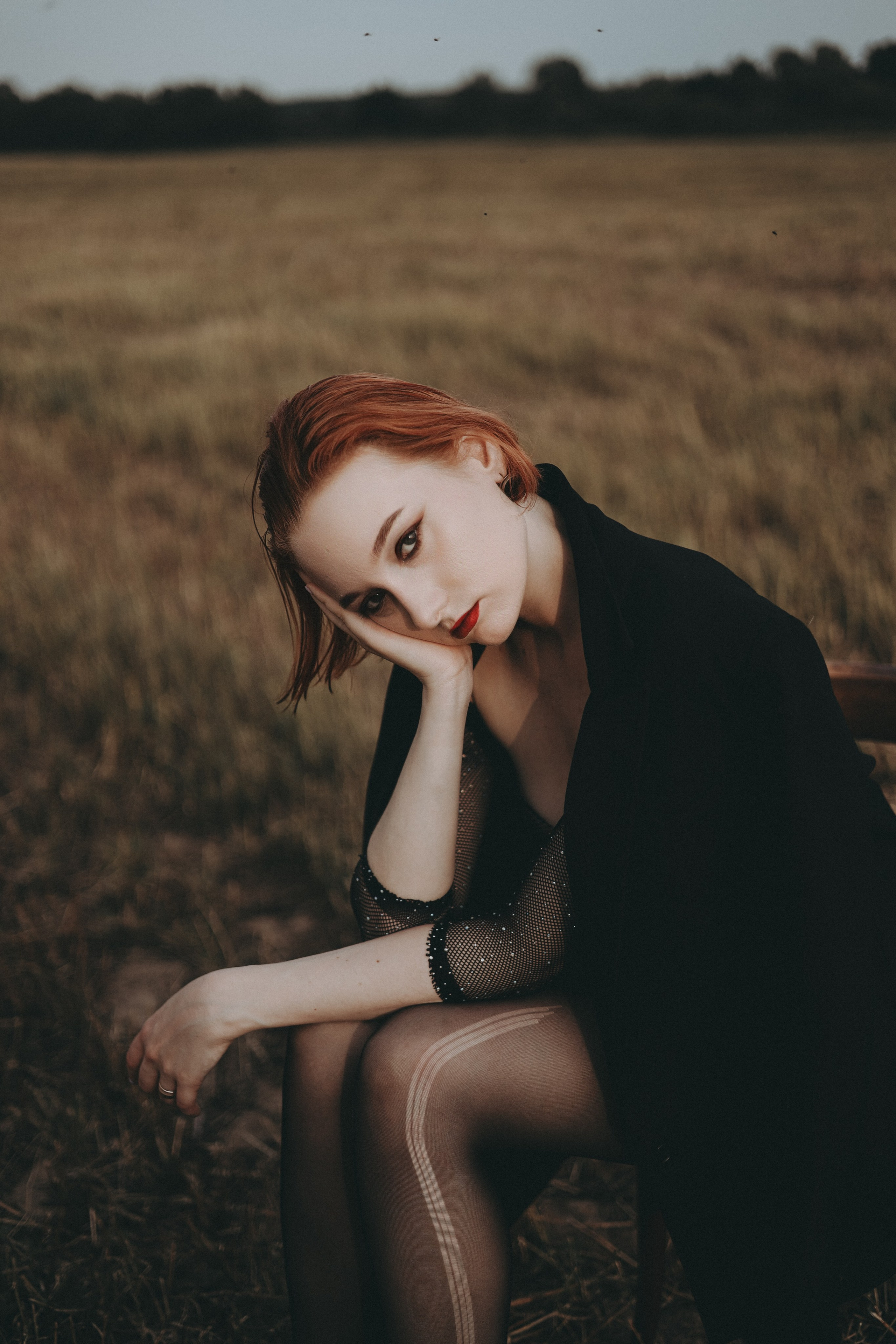 Дарья|Поле. Фотограф Мария Лаенко