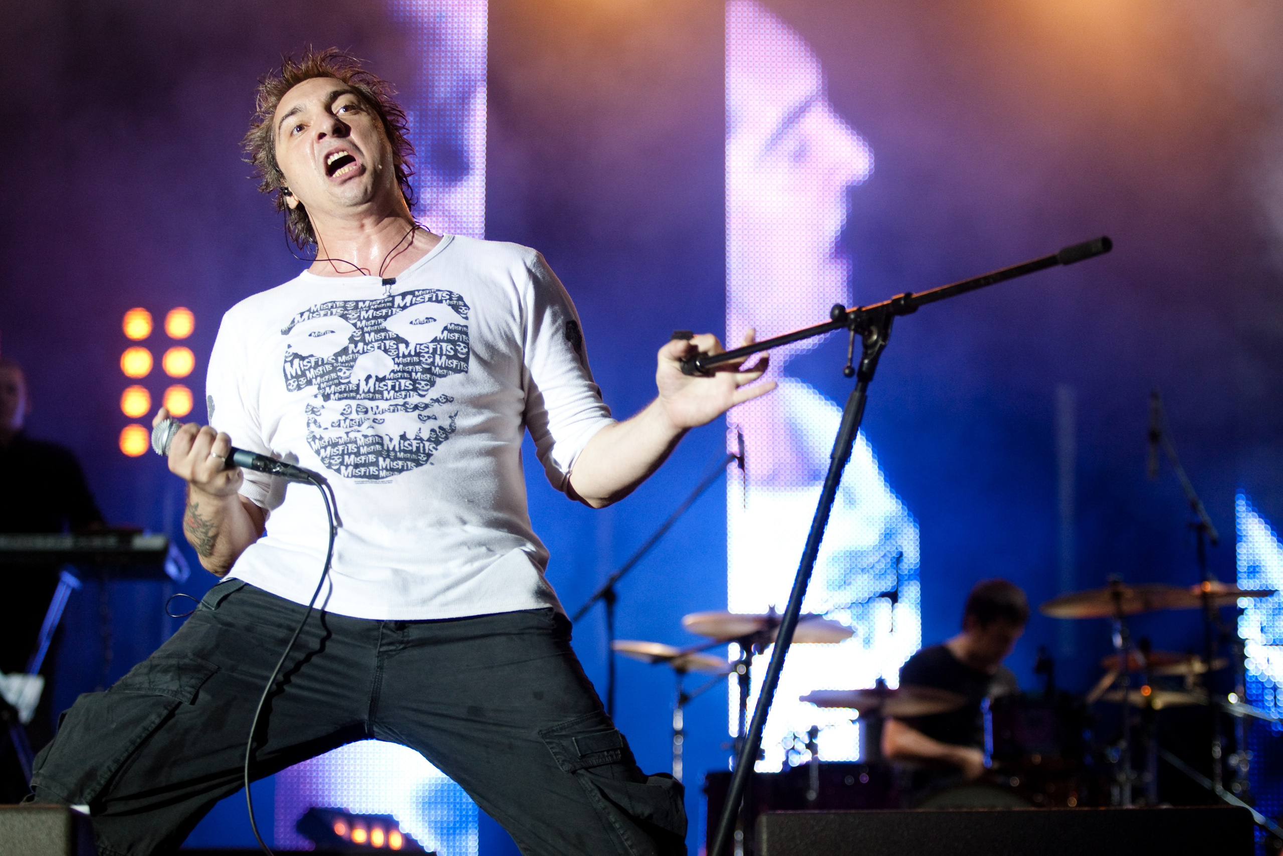 Михаил Горшенев во время выступления группы Король и Шут в Зеленом театре 31 июля 2009 года