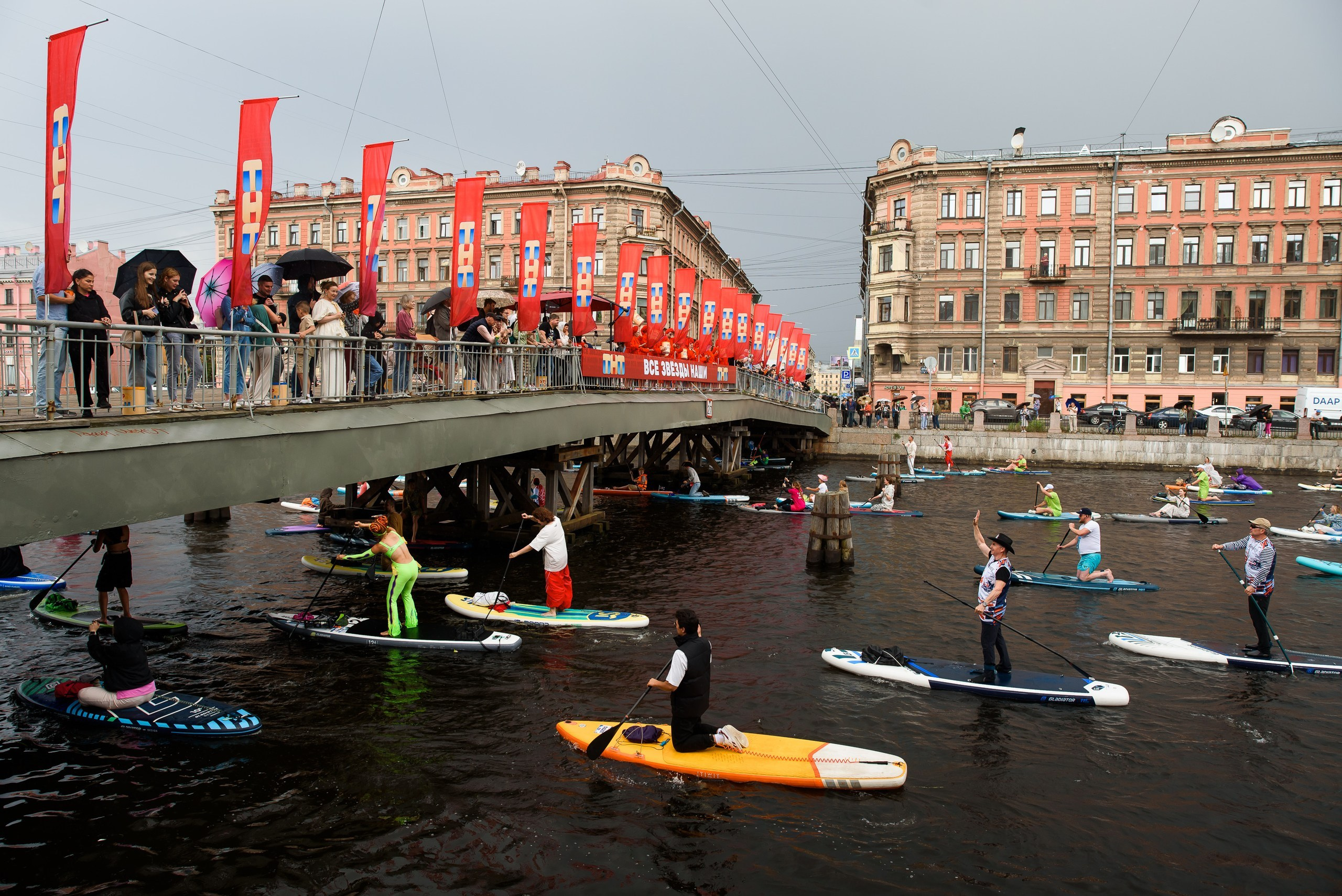 ТНТ Фонтанка SUP. Фотограф в Санкт-Петербурге — Эдуард Фазлетдинов | Репортаж, свадьбы, студия