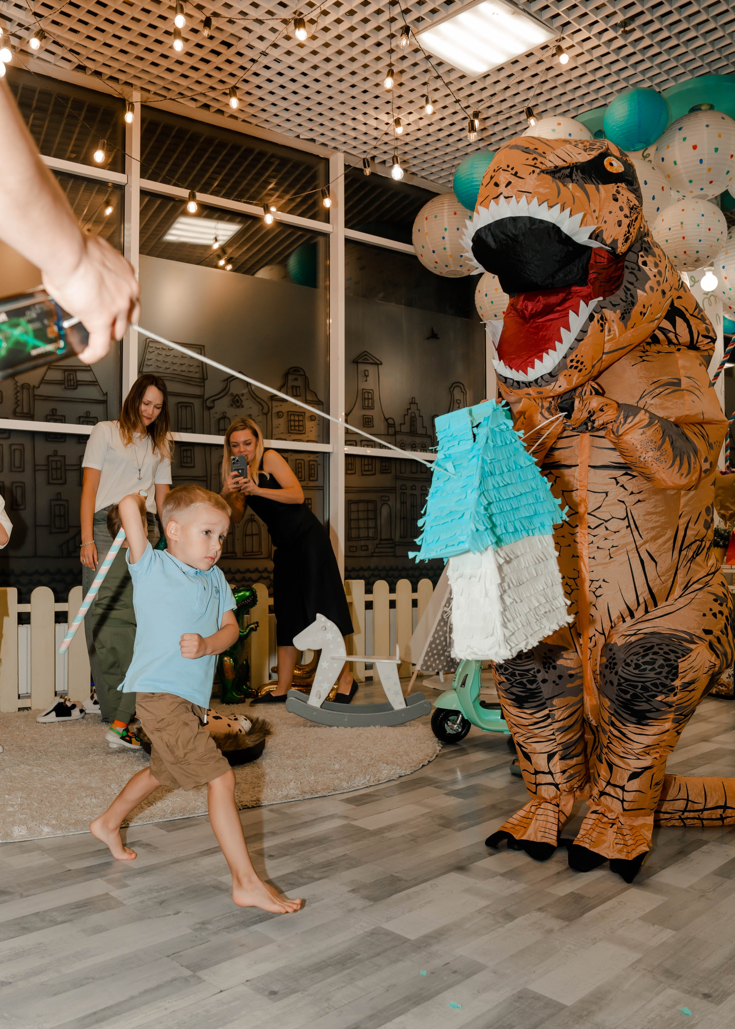 Грозный Тирекс. Крамер Юлиана детский и семейный фотограф