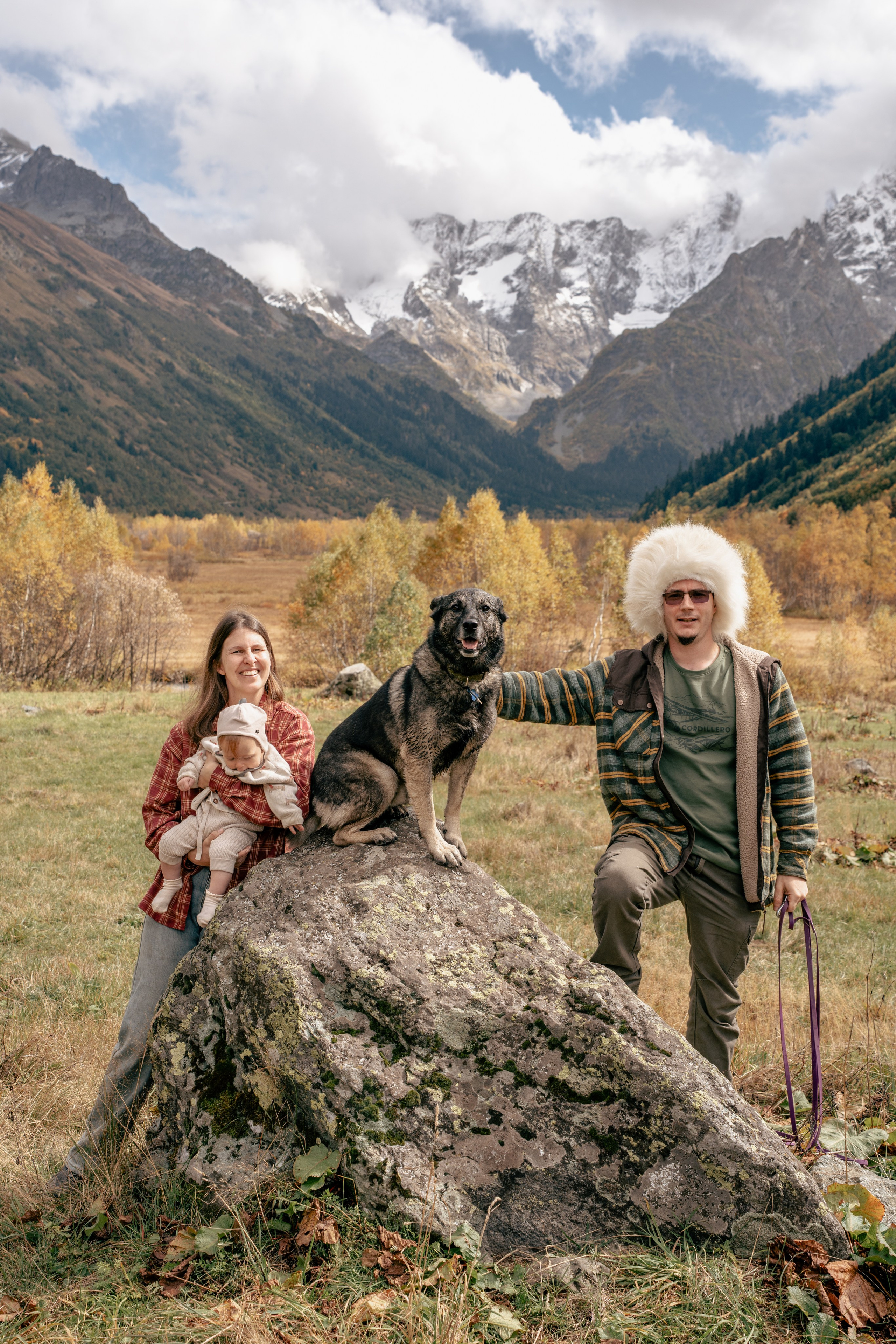 Семейная фотосессия в Домбае. Фотограф КМВ|ГОРЫ Пятигорск Железноводск Ессентуки Кисловодск Домбай Архыз Эльбрус