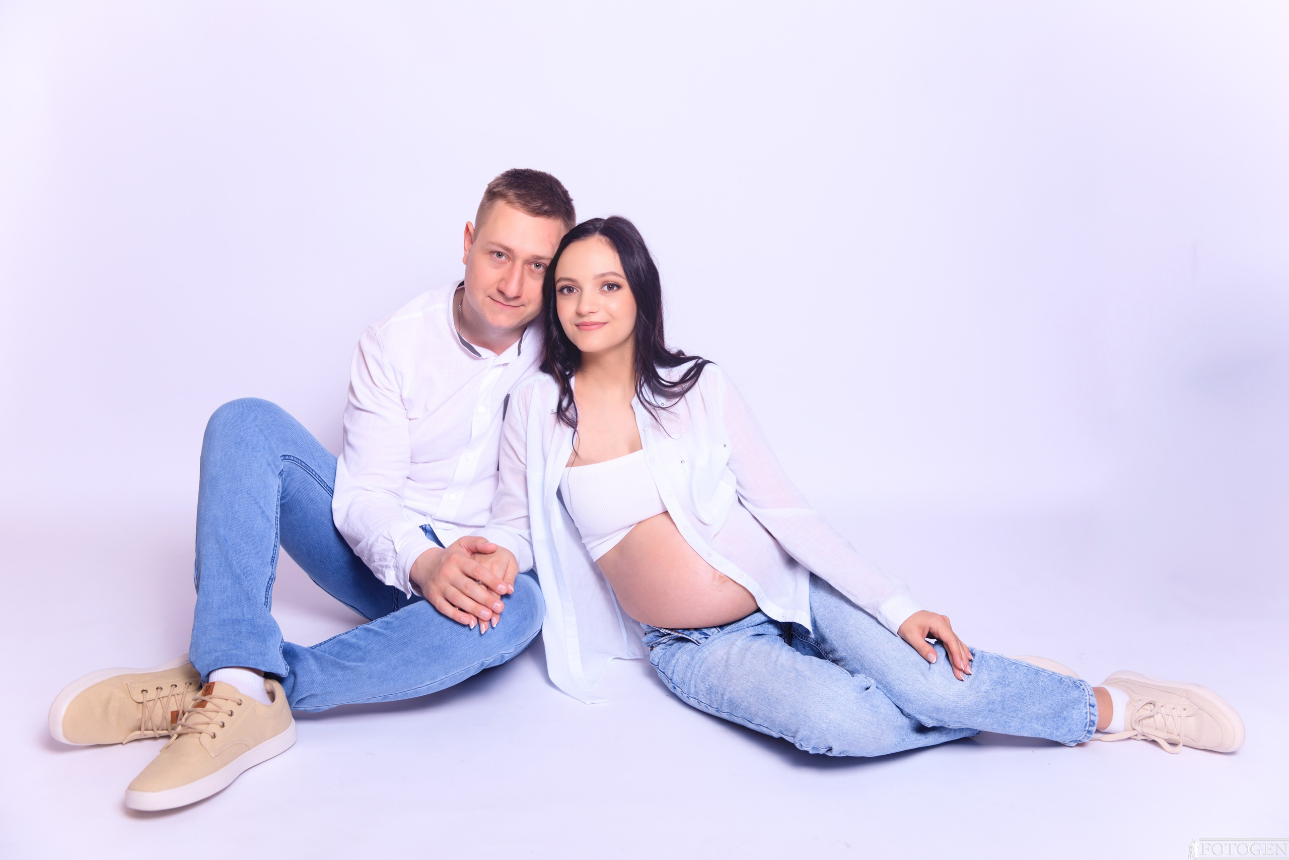 Фотосессия для беременных в интерьерной фотостудии «Fotogen» г. Краснодар -  «Буду мамой». Будущие родители. Фотография 3.