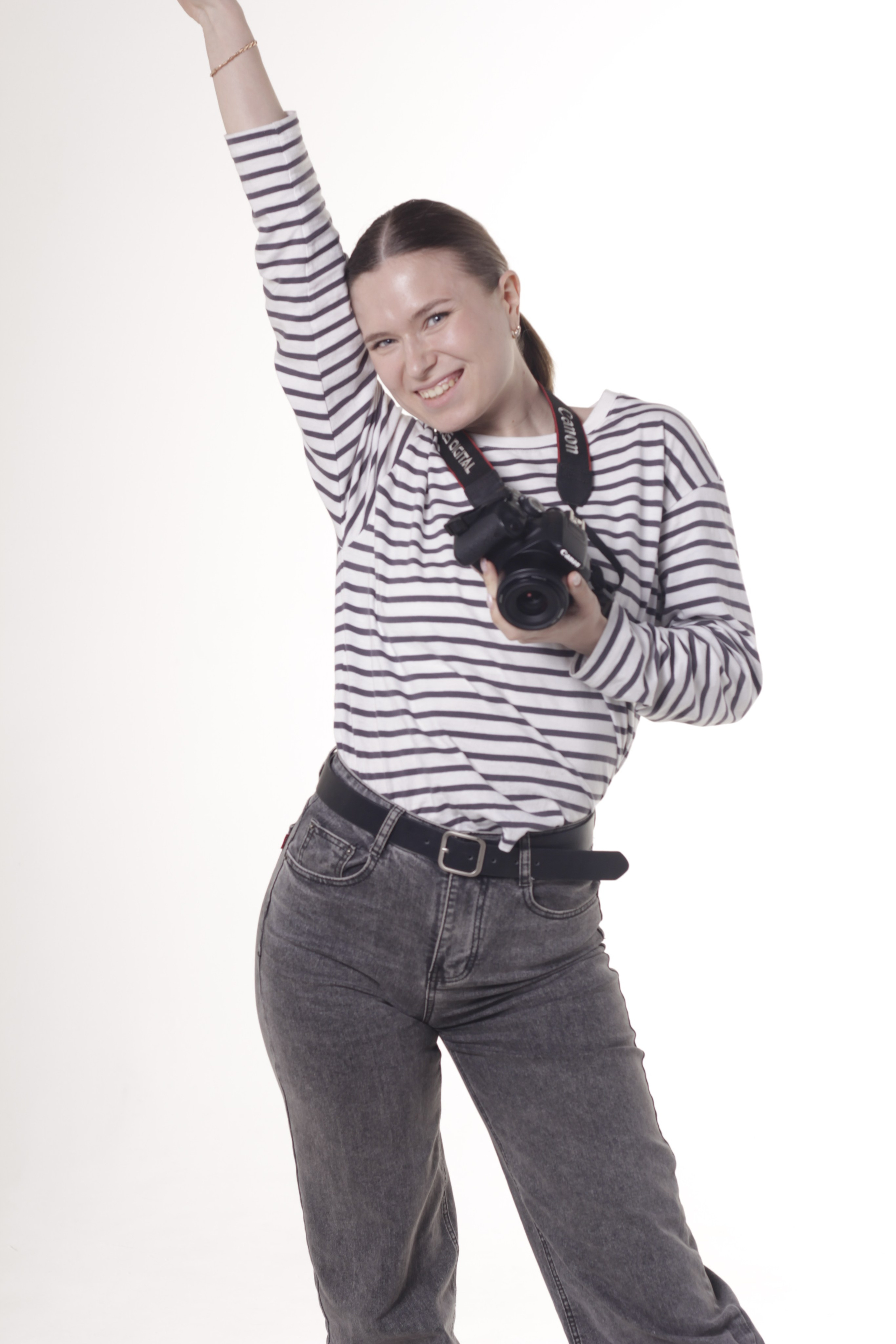 Полина с фотоаппаратом. Портретный фотограф в Москве и Московской области Гнутиков Сергей