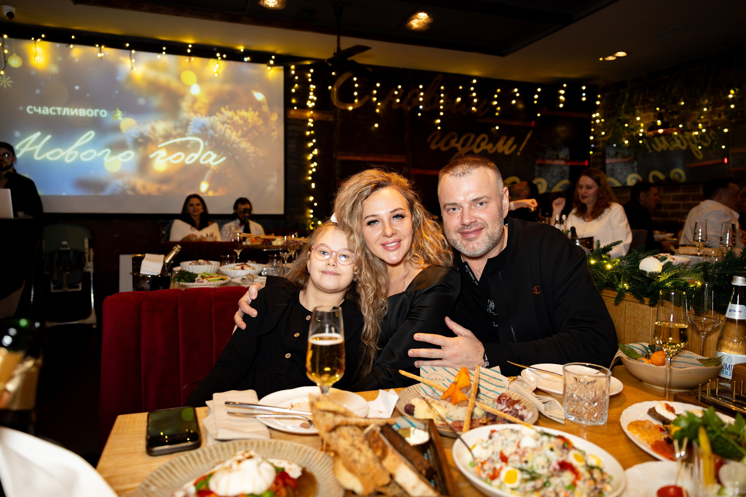 Новогодняя ночь 2026 в панорамном ресторане «Чайка». Дженбаз Павел — фотограф в Ялте