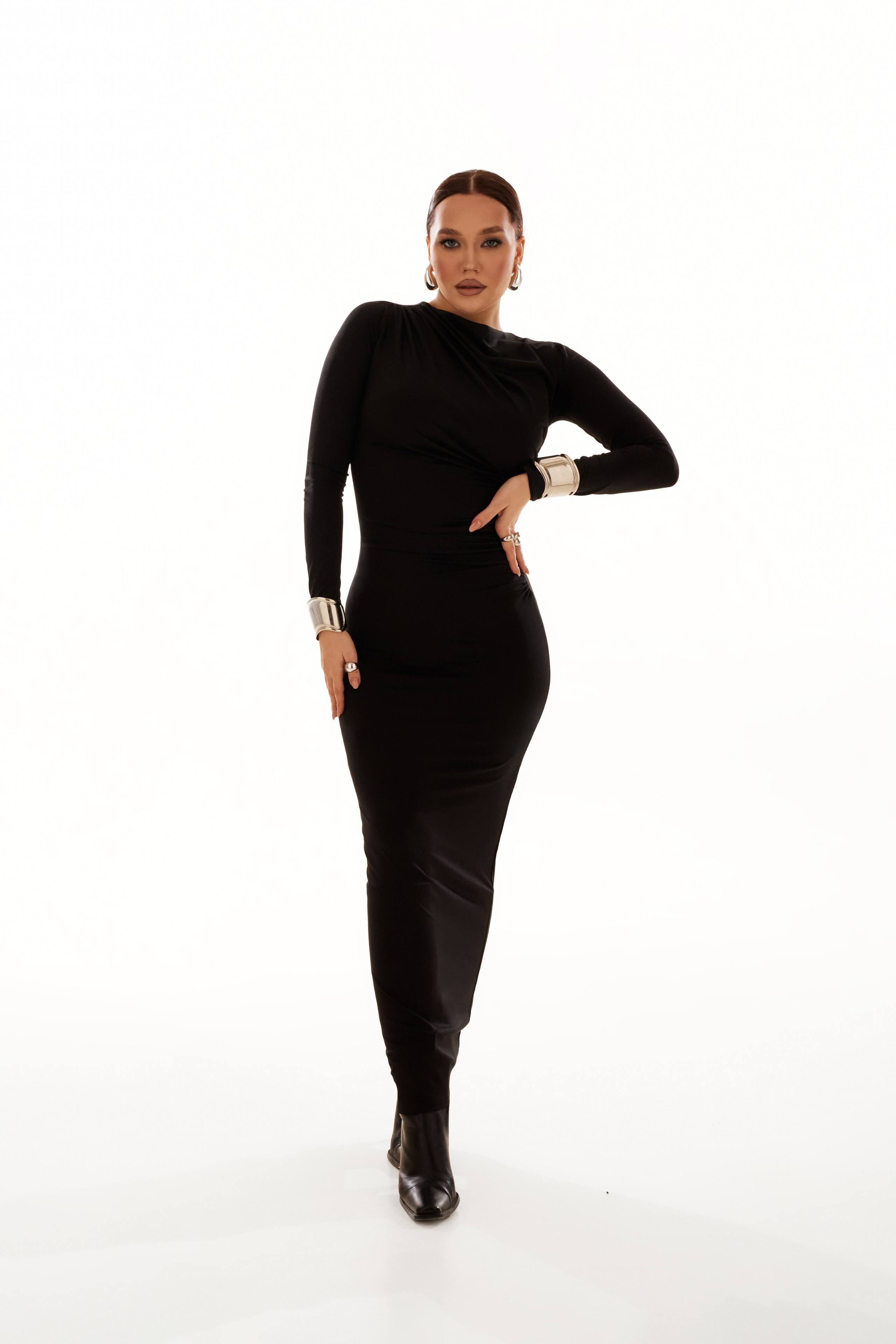 White background. Ксения Исакова — фотограф Кострома