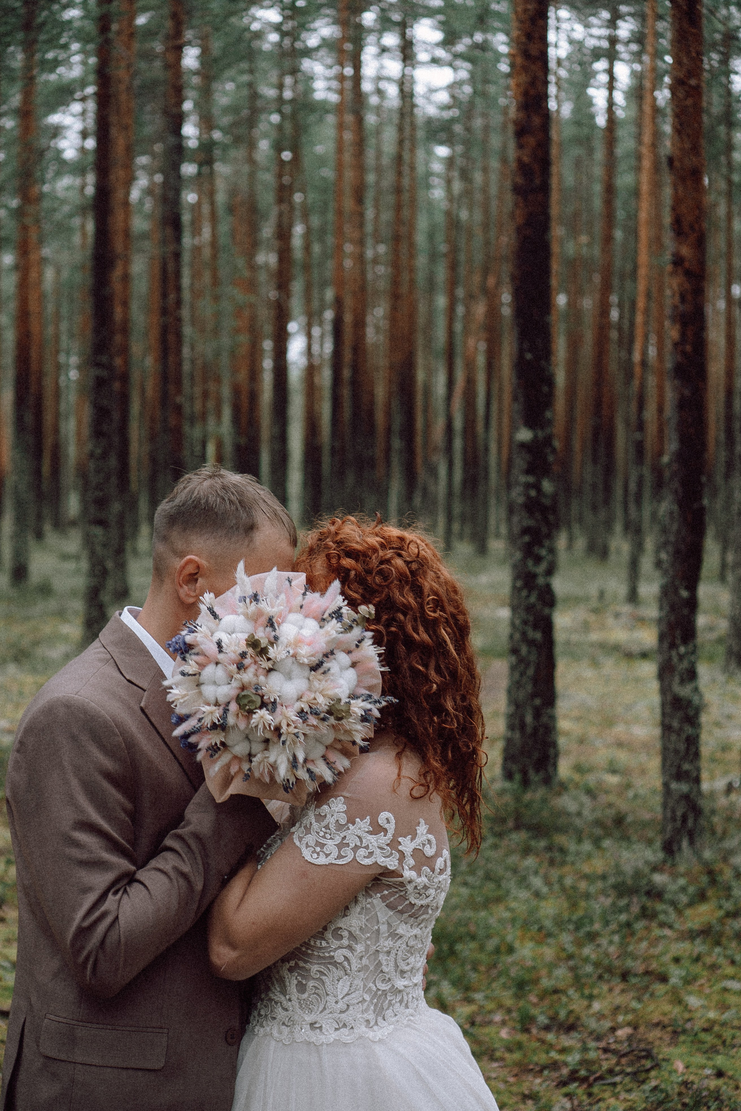 СВАДЕБНАЯ ФОТОСЕССИИЯ ПАРЫ В ГОРОДЕ ПРИОЗЕРСК В СОСНОВОМ ЛЕСУ И С ПИКАПОМ. Профессиональный фотограф, Санкт-Петербург — Виктория Богомолова