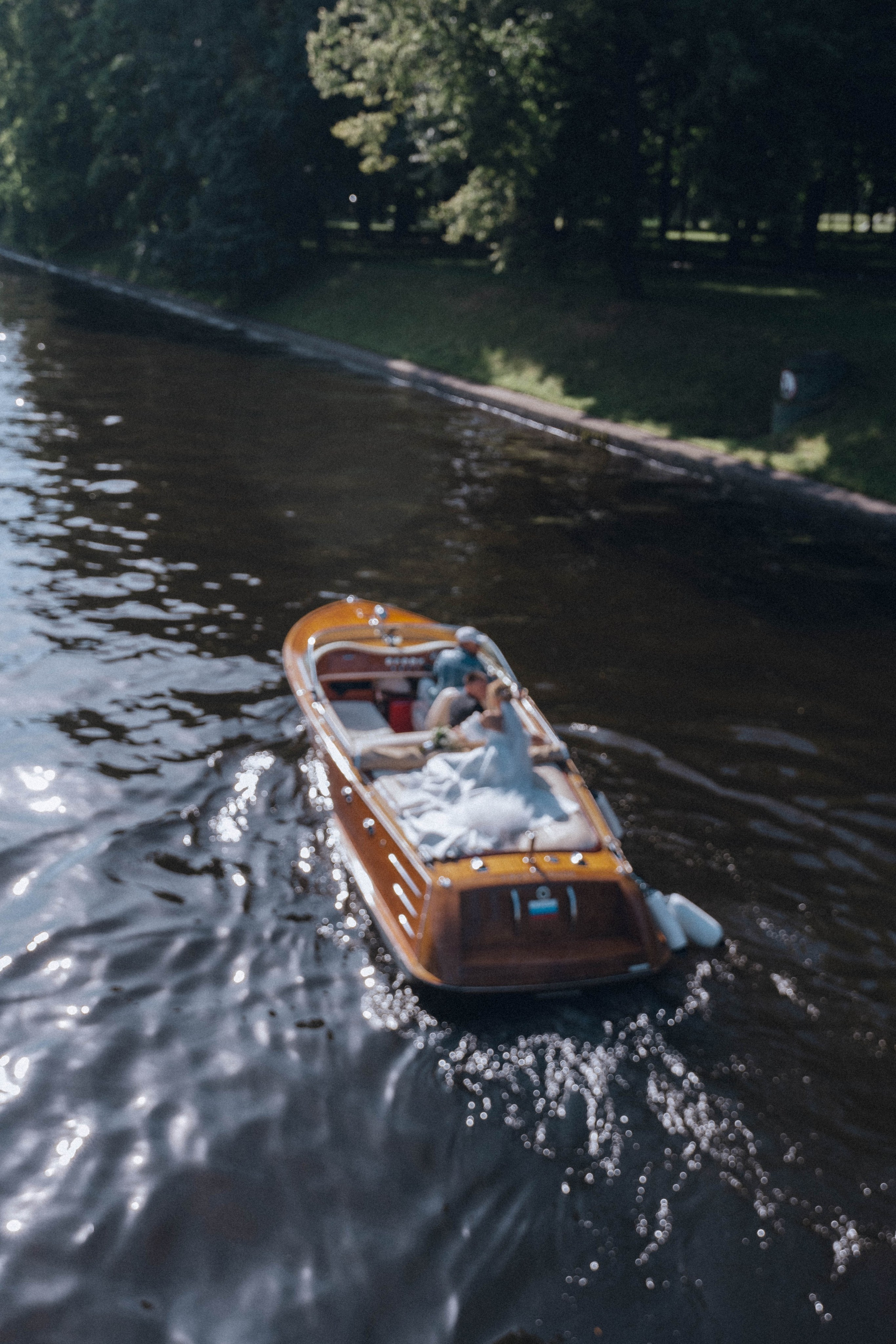 СВАДЕНБНАЯ СЬЕМКА НА КАТЕРЕ ПО КАНАЛАМ САНКТ-ПЕТЕРБУРГА И В АКВАТОРИИ НЕВЫ. Профессиональный фотограф, Санкт-Петербург — Виктория Богомолова
