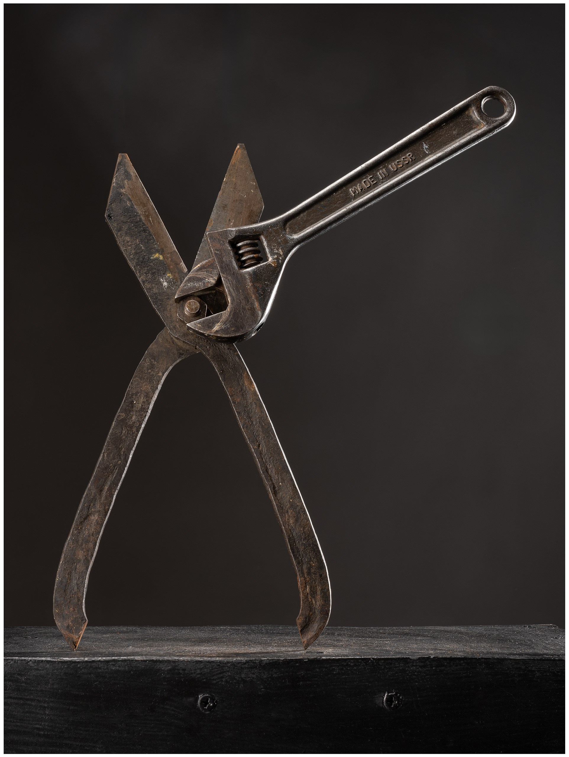 Рекламная фотосъемка с использованием старого инструмента.