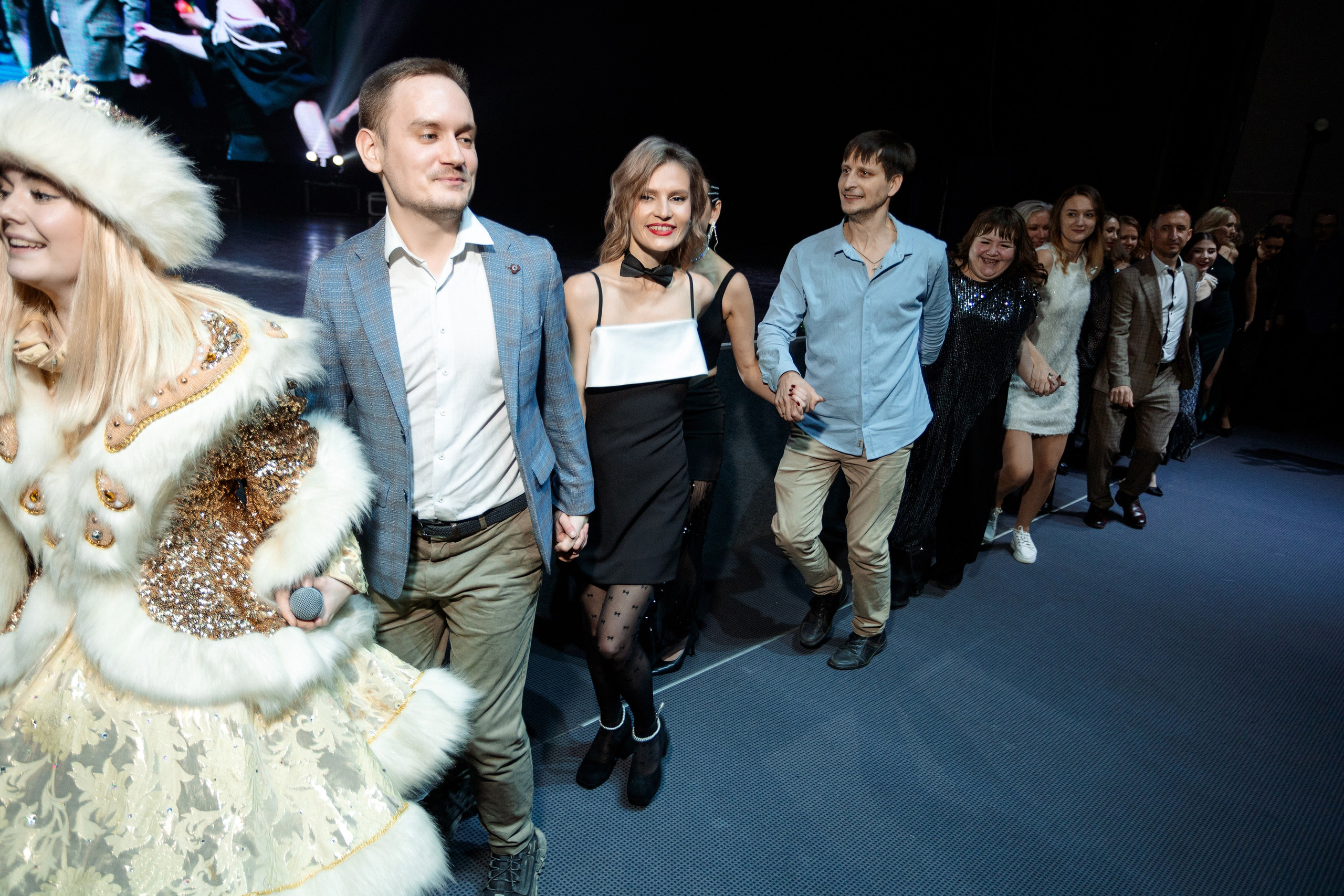 РЕПОРТАЖ: НОВЫЙ ГОД В ДК МЕТАЛЛУРГ. Профессиональный фотограф в Ижевске Леша Петров