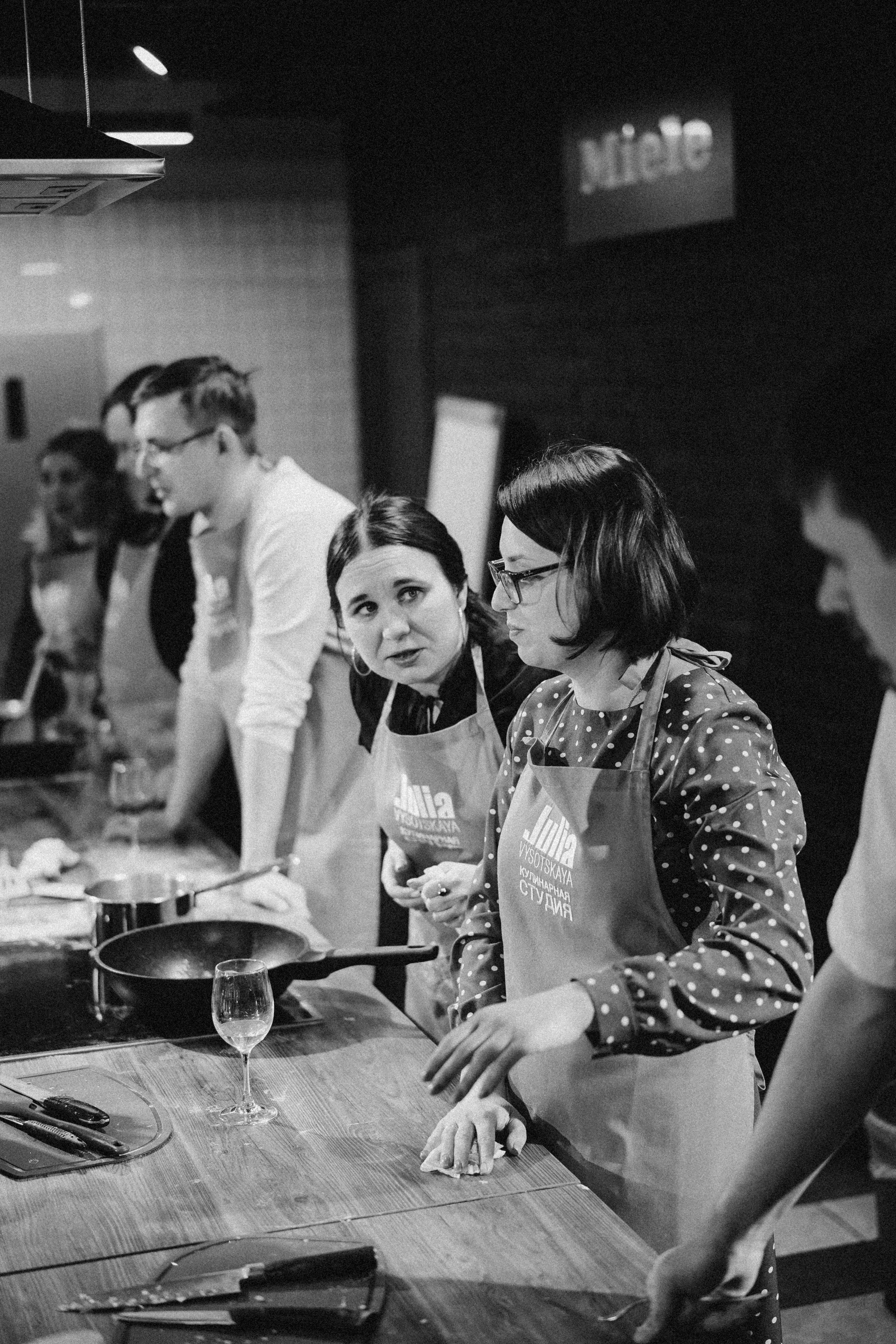 Репортаж с кулинарной студии Юлии Высоцкой. Портретный фотограф в Москве Илья Корненков