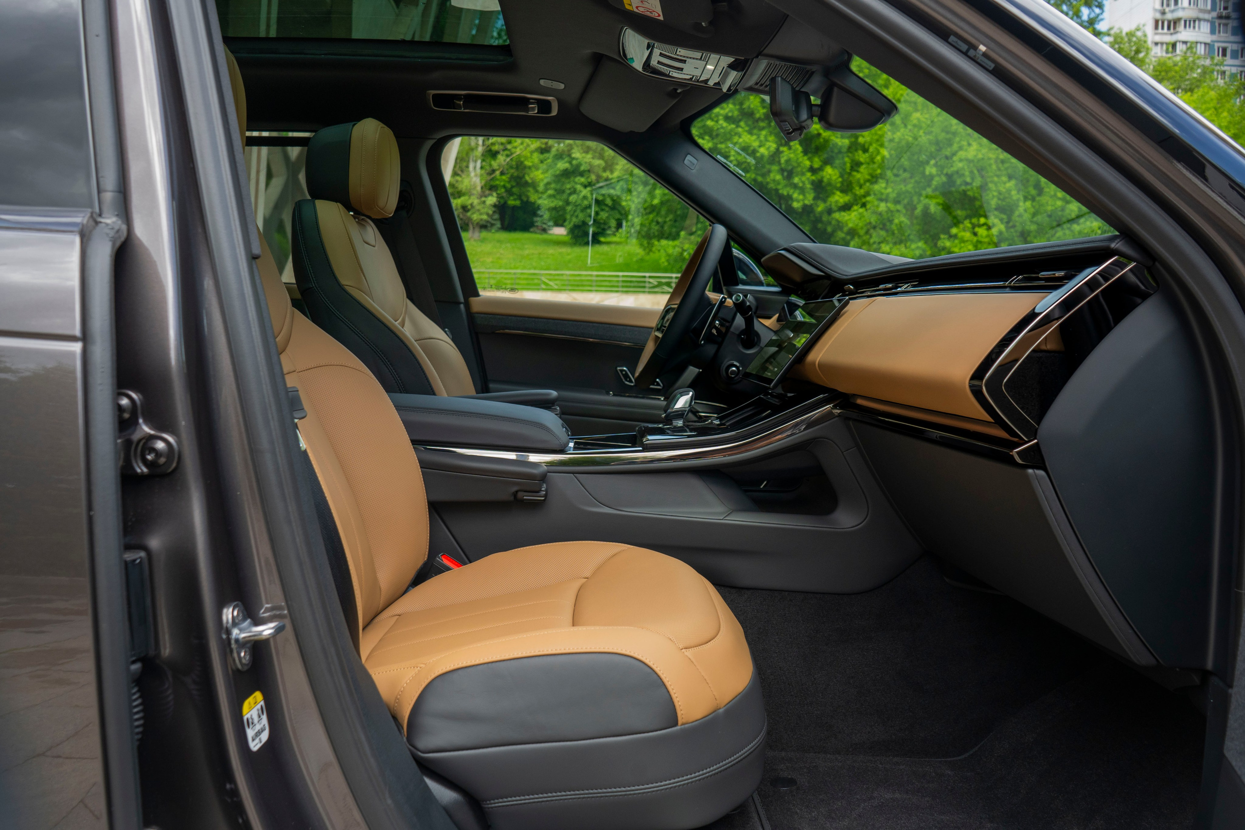 Range Rover Sport 2026. Автомобильный фотограф Ногинск Денис Городок