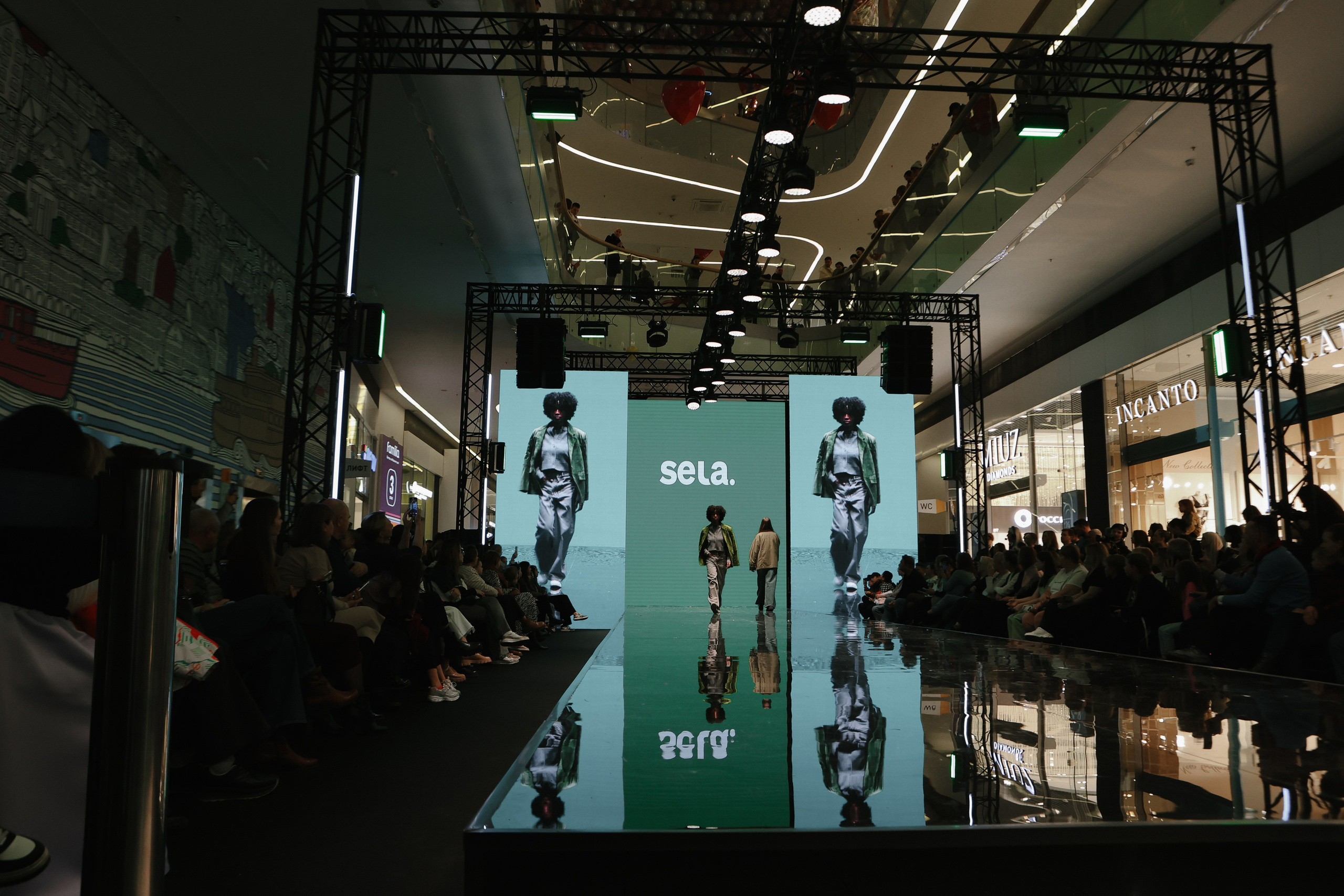 Санкт-Петербург " На яркой стороне» Охта Молл 2024. Свадебный фотограф FOTOKEYT