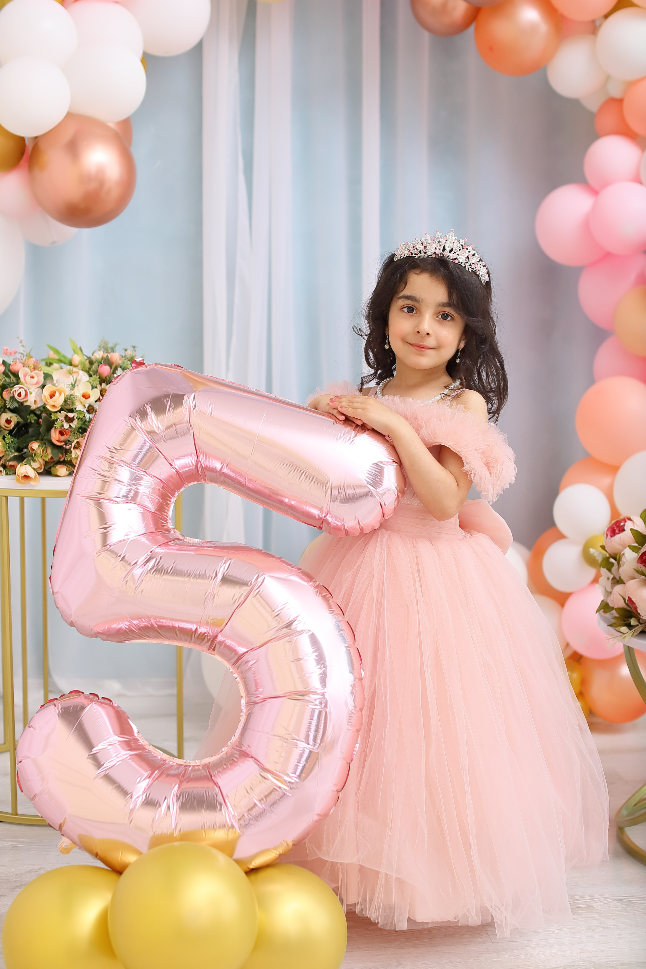 Фотосессии ко дню рождения. Интерьерная фотостудия Toffee Studio