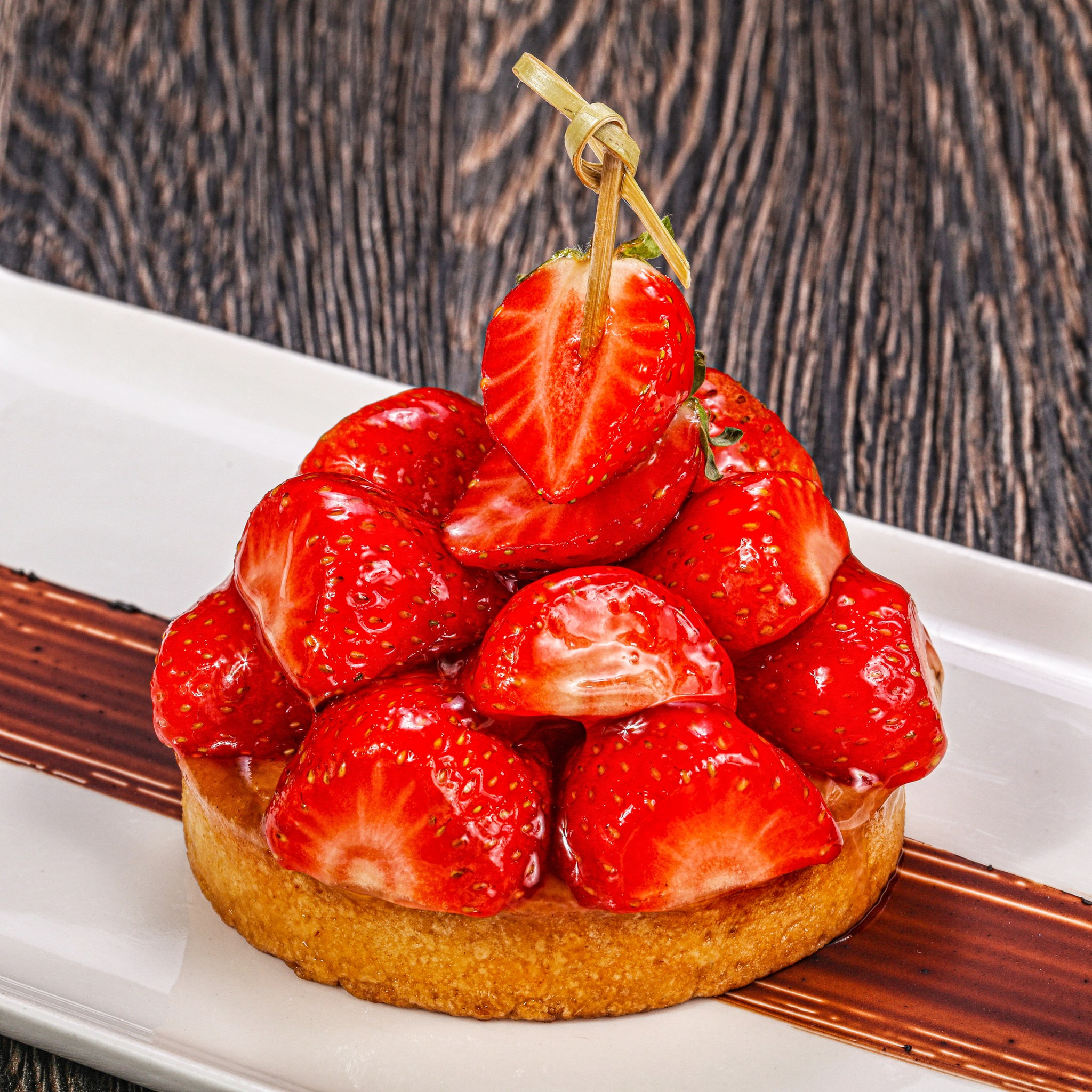 Фотосъемка десертов и выпечки. Заказ по тел.: +7 (906) 006-90-22. Фуд-фотограф Андрей Старостин — съемка еды в Москве. 9000 руб. в час