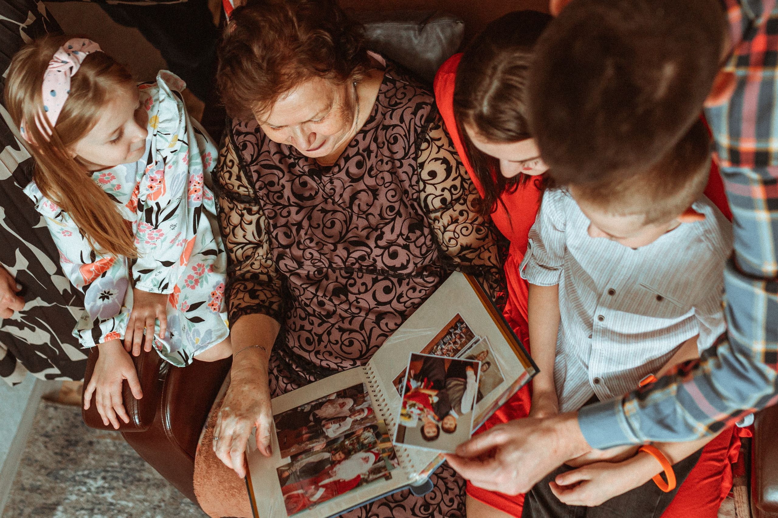 Марина с семьей. Семейный фотограф lifestyle в Новосибирске Елена Шпилевая