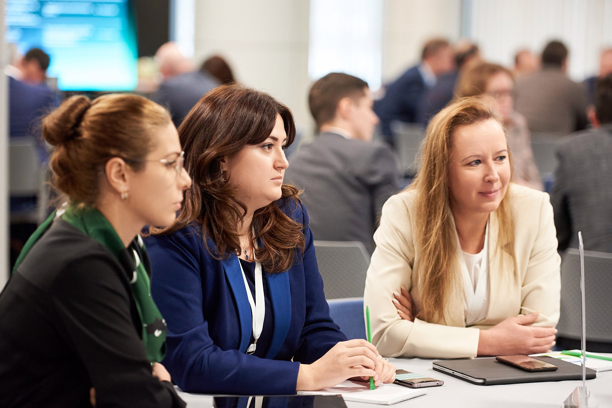 Дизайн-сессия ИИ трансформации Санкт-Петербурга. Иван Ступа, репортажный фотограф в Санкт-Петербурге и Ленинградской области