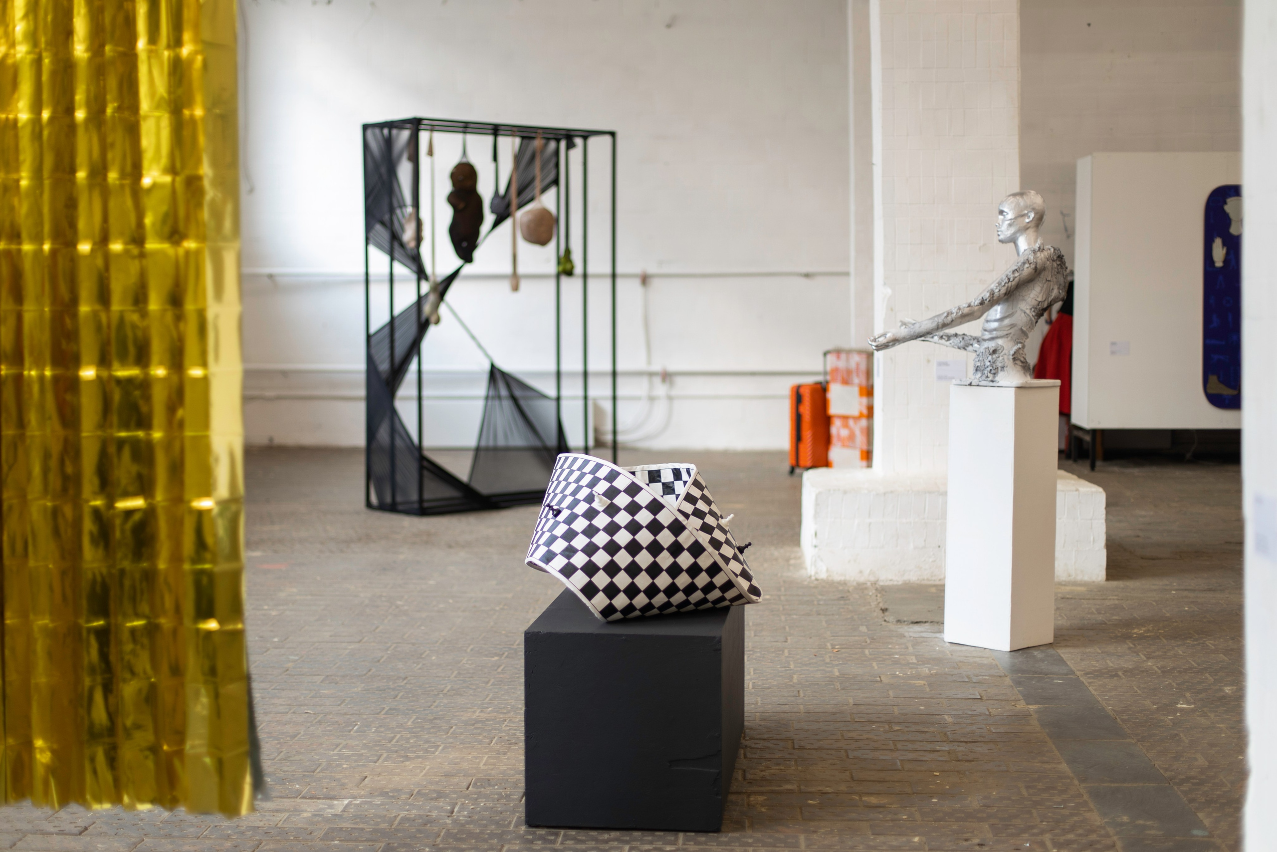 Открытие выставки пульсирующая материя. Фотограф в Москве Десятова Ксения