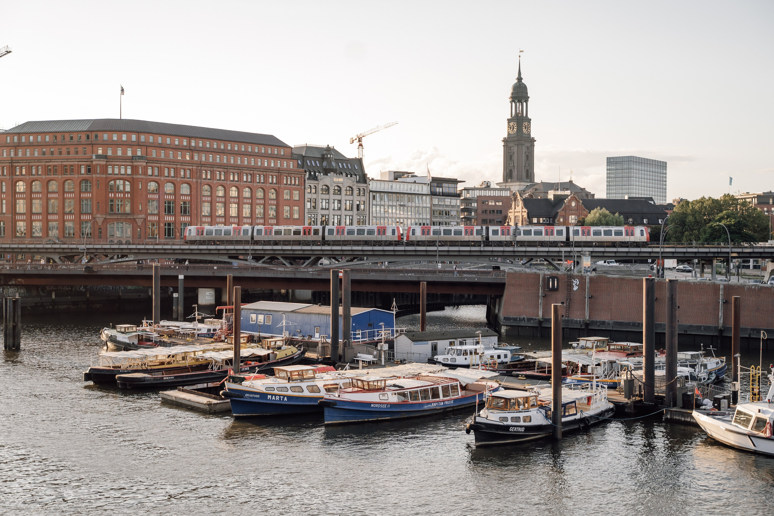 KYIAL&SWORN. Anastasiia Vainer – Hochzeits- und Porträtfotografin in Deutschland und ganz Europa